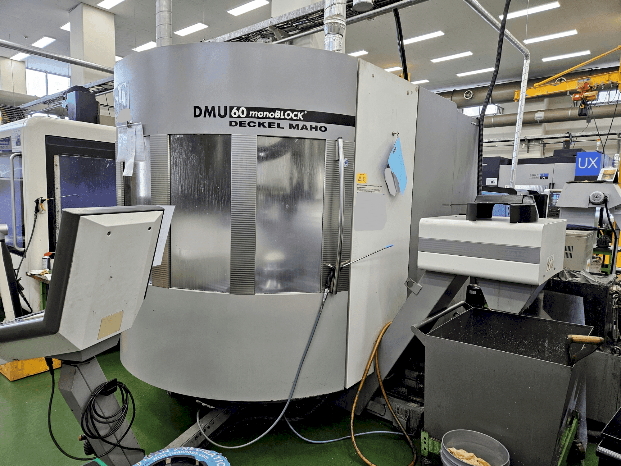 Vista Frontal da DECKEL MAHO DMU 60 MonoBlock máquina