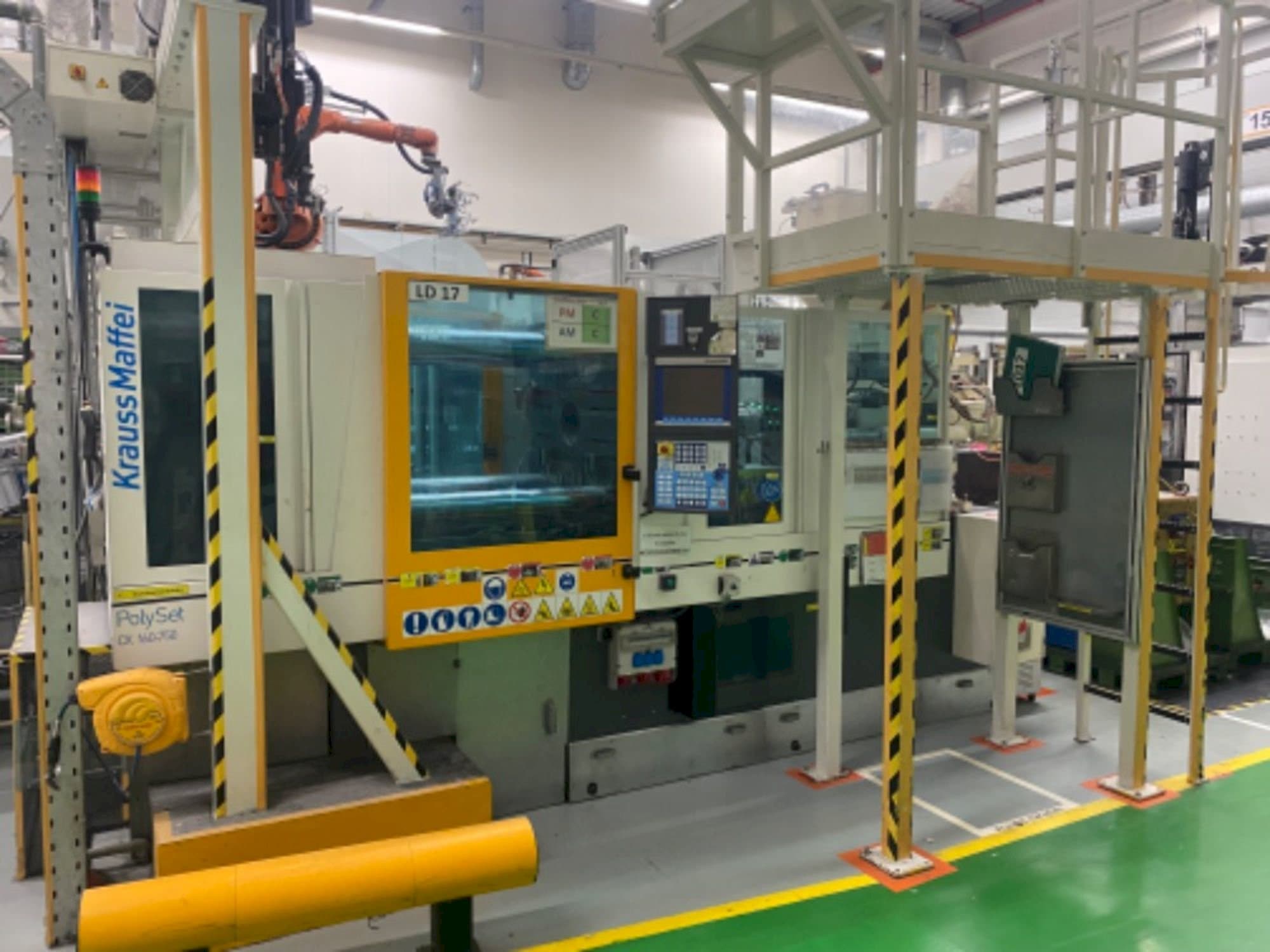 Vista Frontal da Krauss Maffei 160/750 CX POL máquina