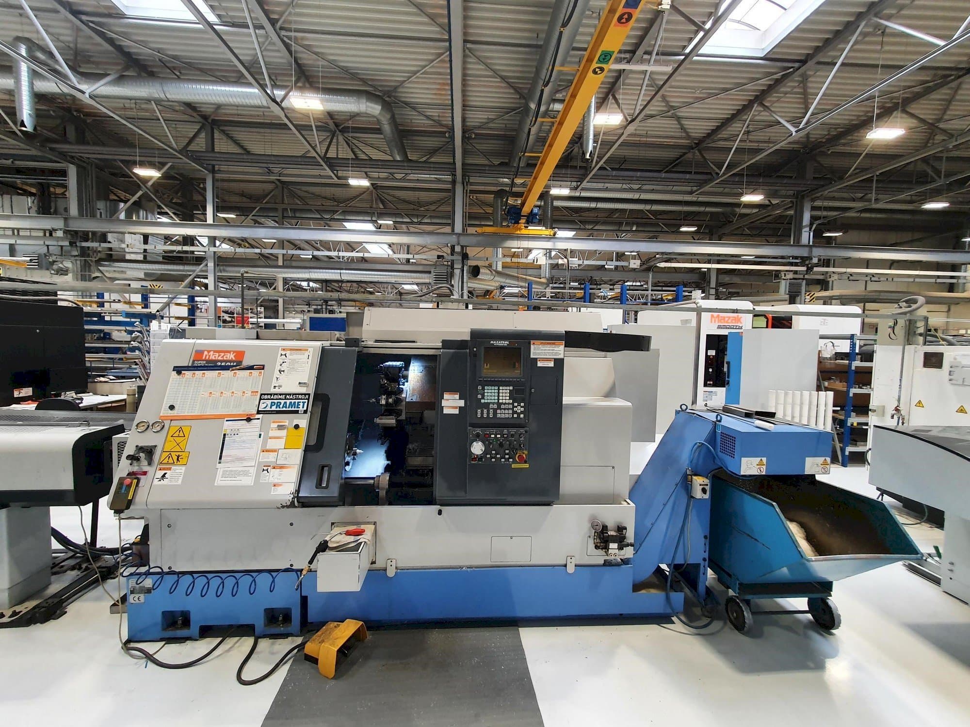 Vista Frontal da Mazak SQT-250M 1000L máquina