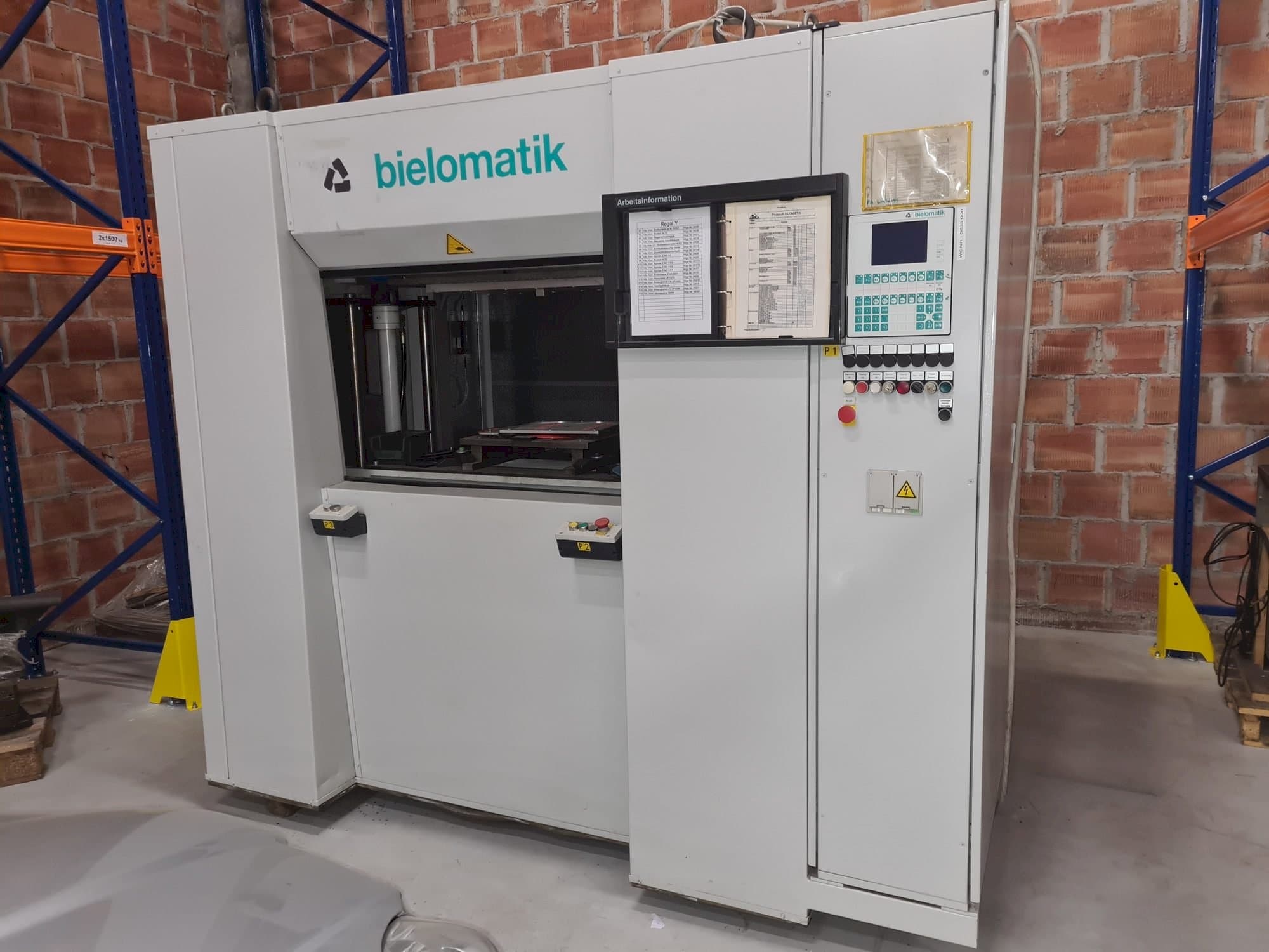 Vista Frontal da bielomatik K3215 máquina
