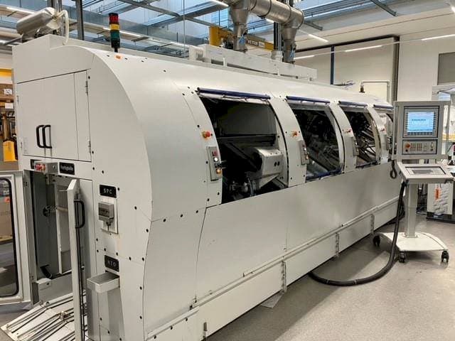 Vista Frontal da MIKRON Multistep XS máquina