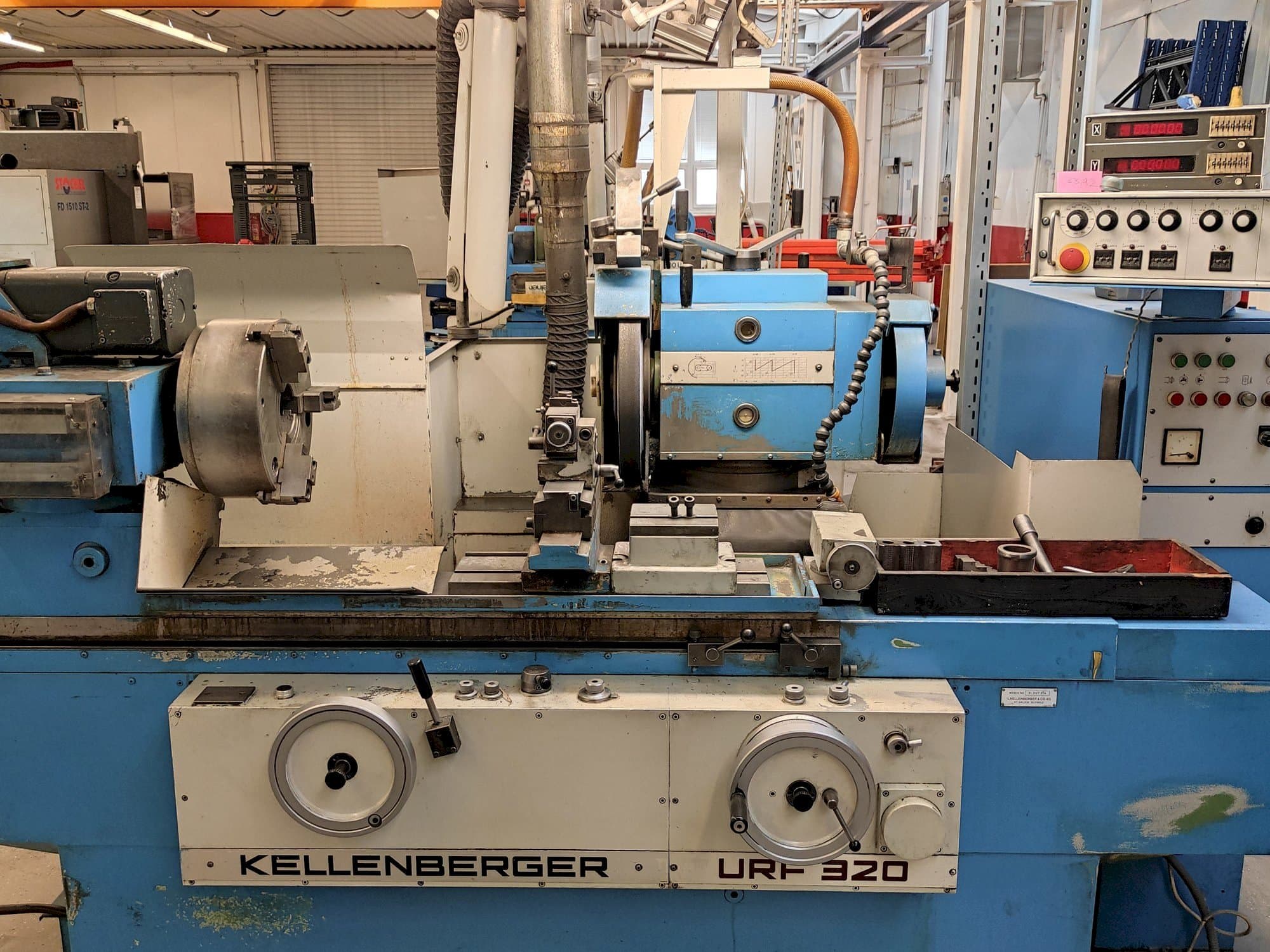 Vista Frontal da KELLENBERGER URF 320 máquina