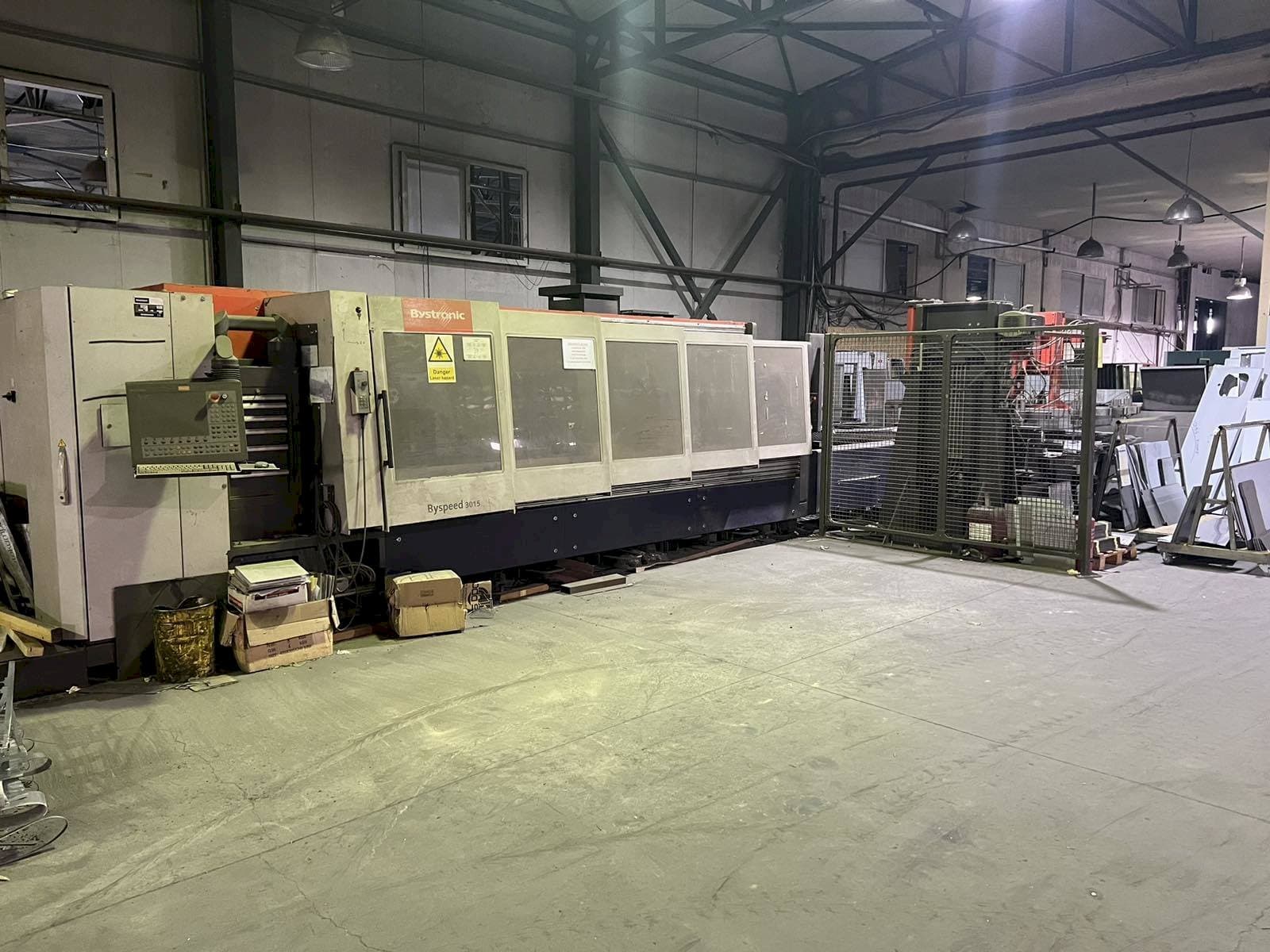 Vista Frontal da Bystronic Byspeed 3015 máquina