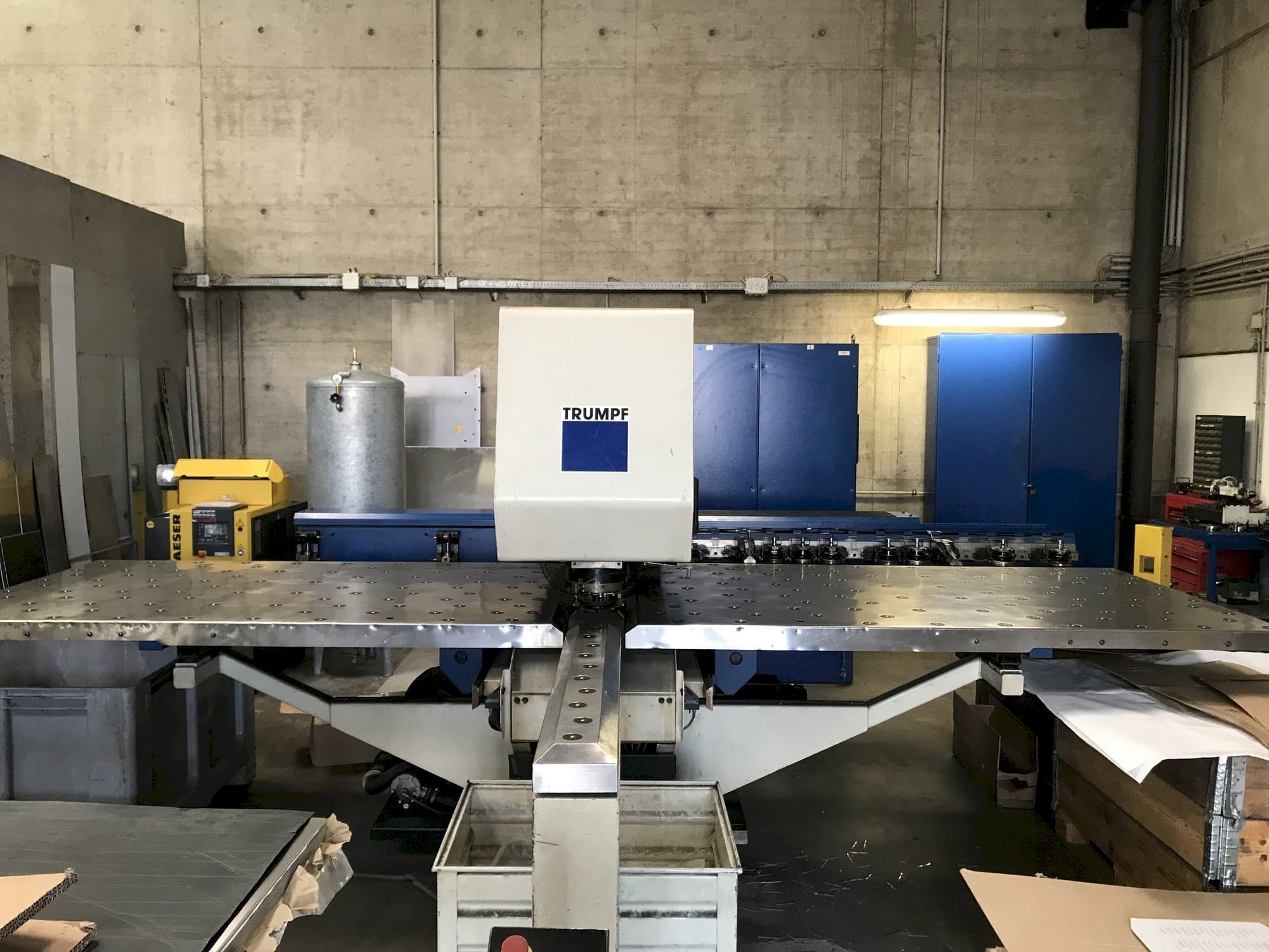 Vista Frontal da Trumpf Trumatic 200R máquina