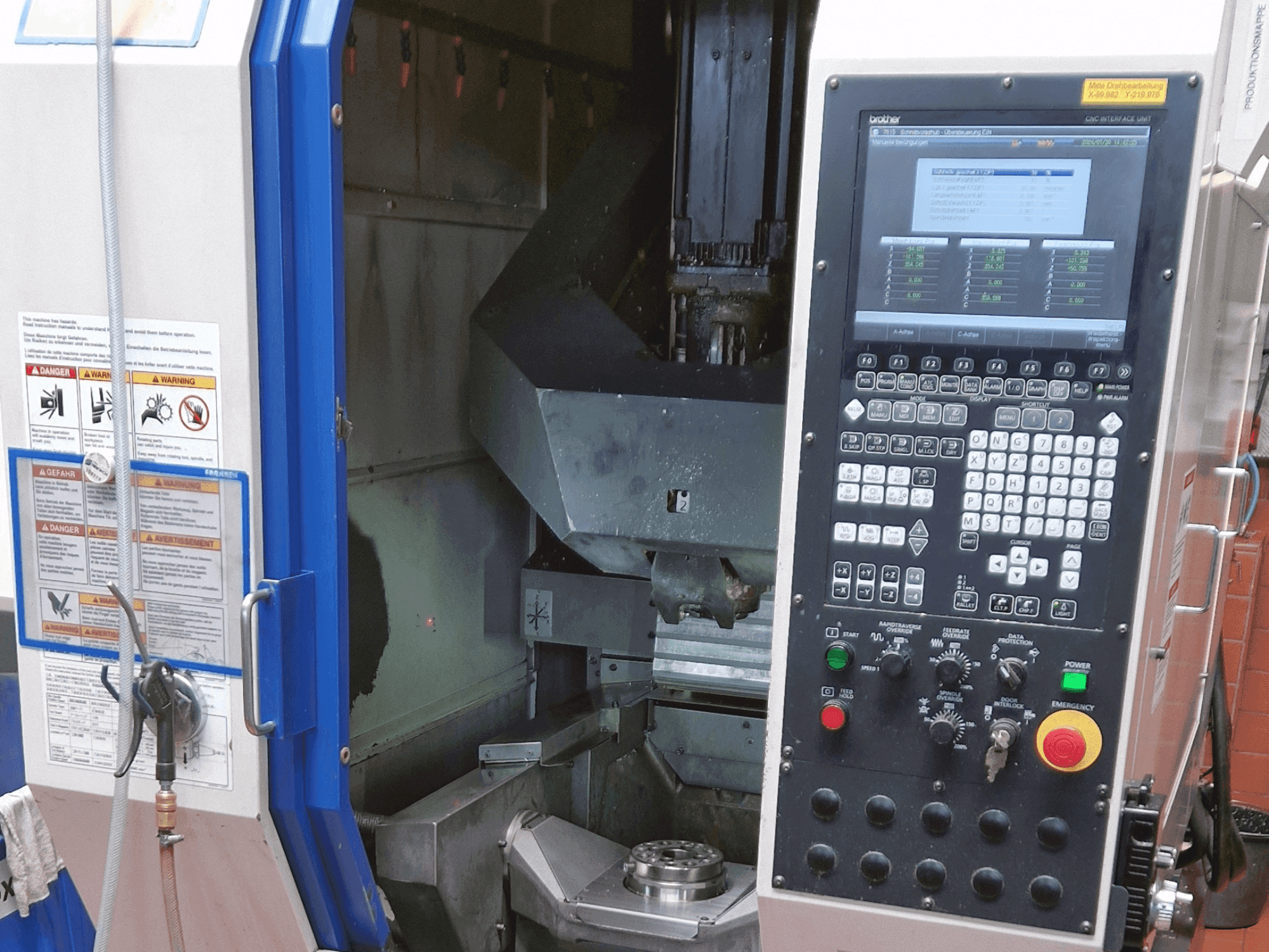 Vista Frontal da Brother Speedio M140x1 máquina