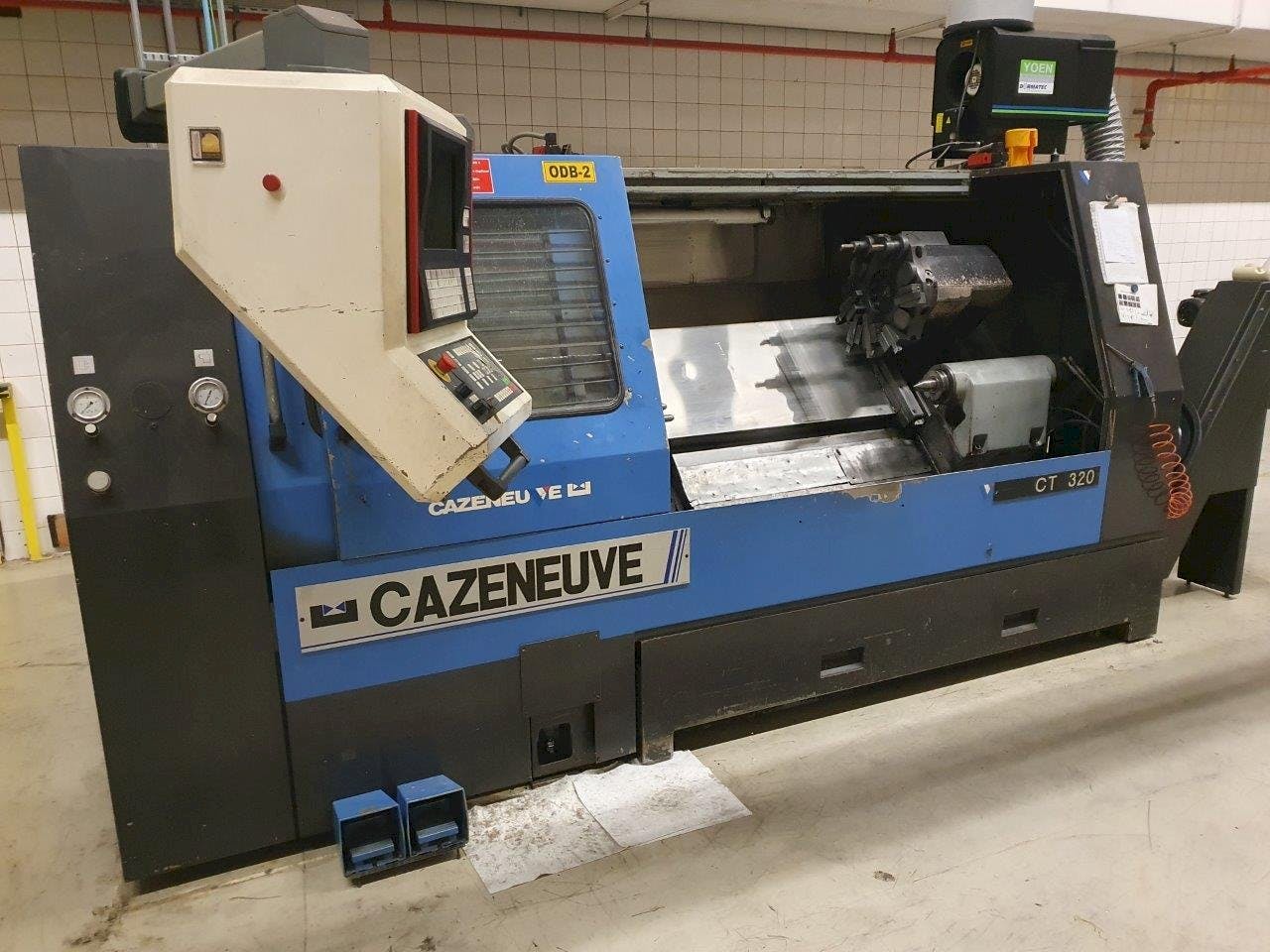 Vista Frontal  da CAZENEUVE  CT320  máquina