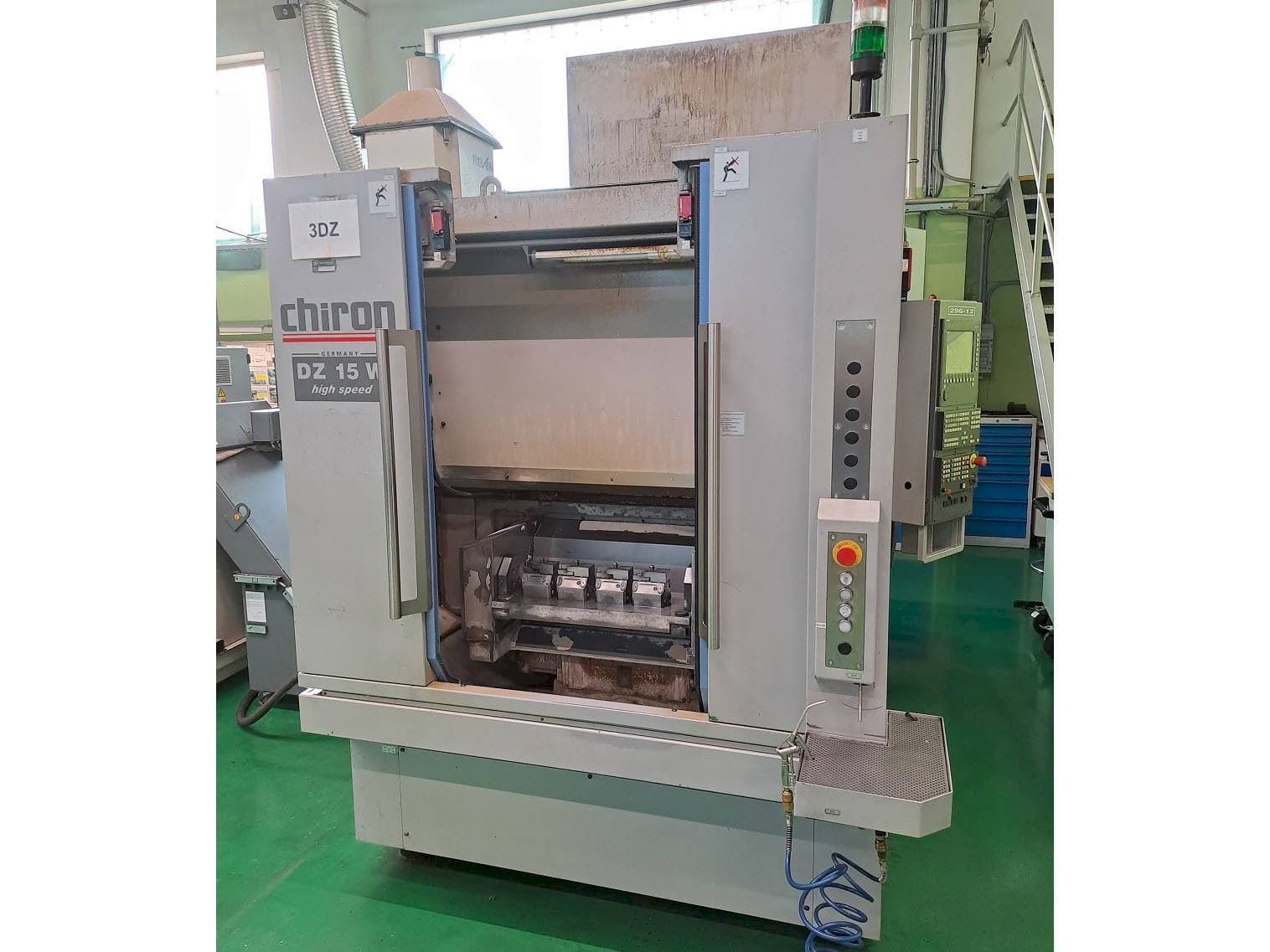 Vista Frontal da CHIRON DZ 15W HS máquina