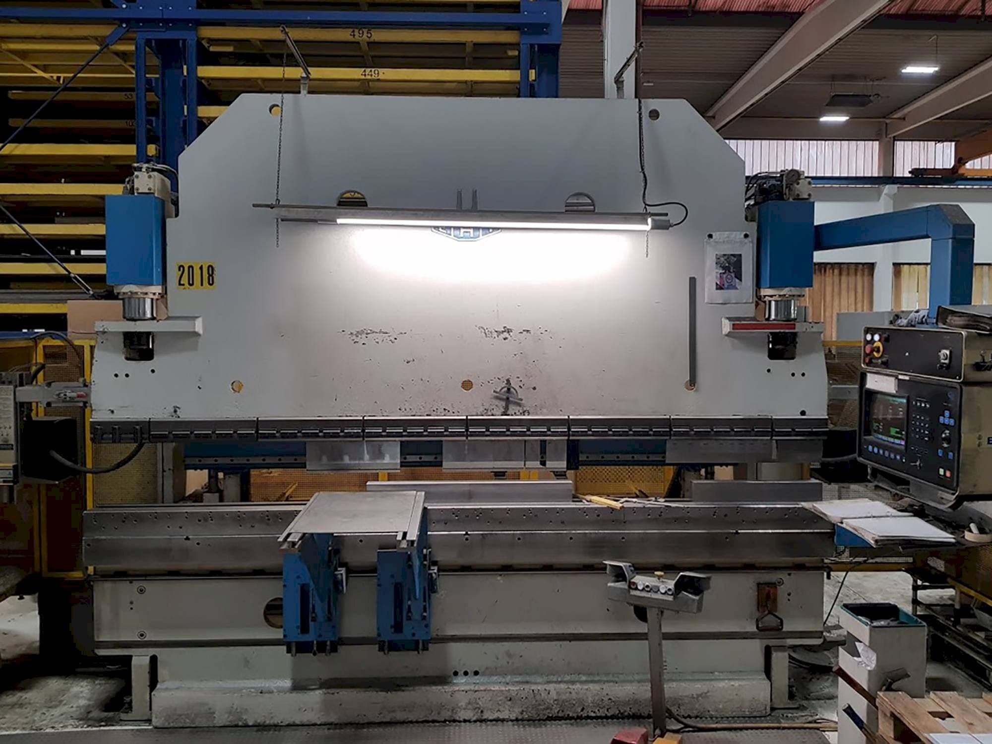 Vista Frontal da EHT EHPS 11-35 máquina