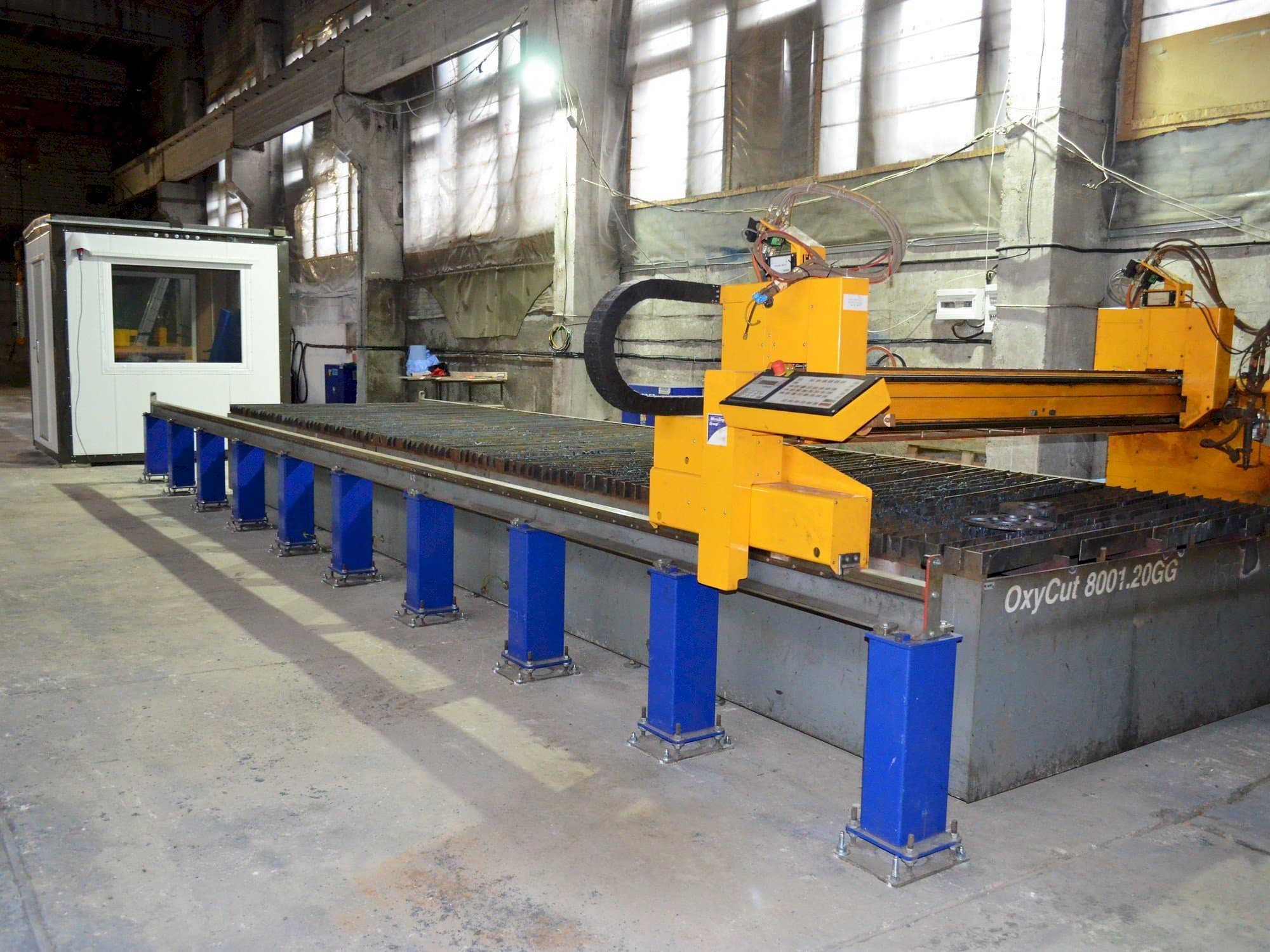 Vista Frontal da MicroStep OxyCut 8001 20GG máquina