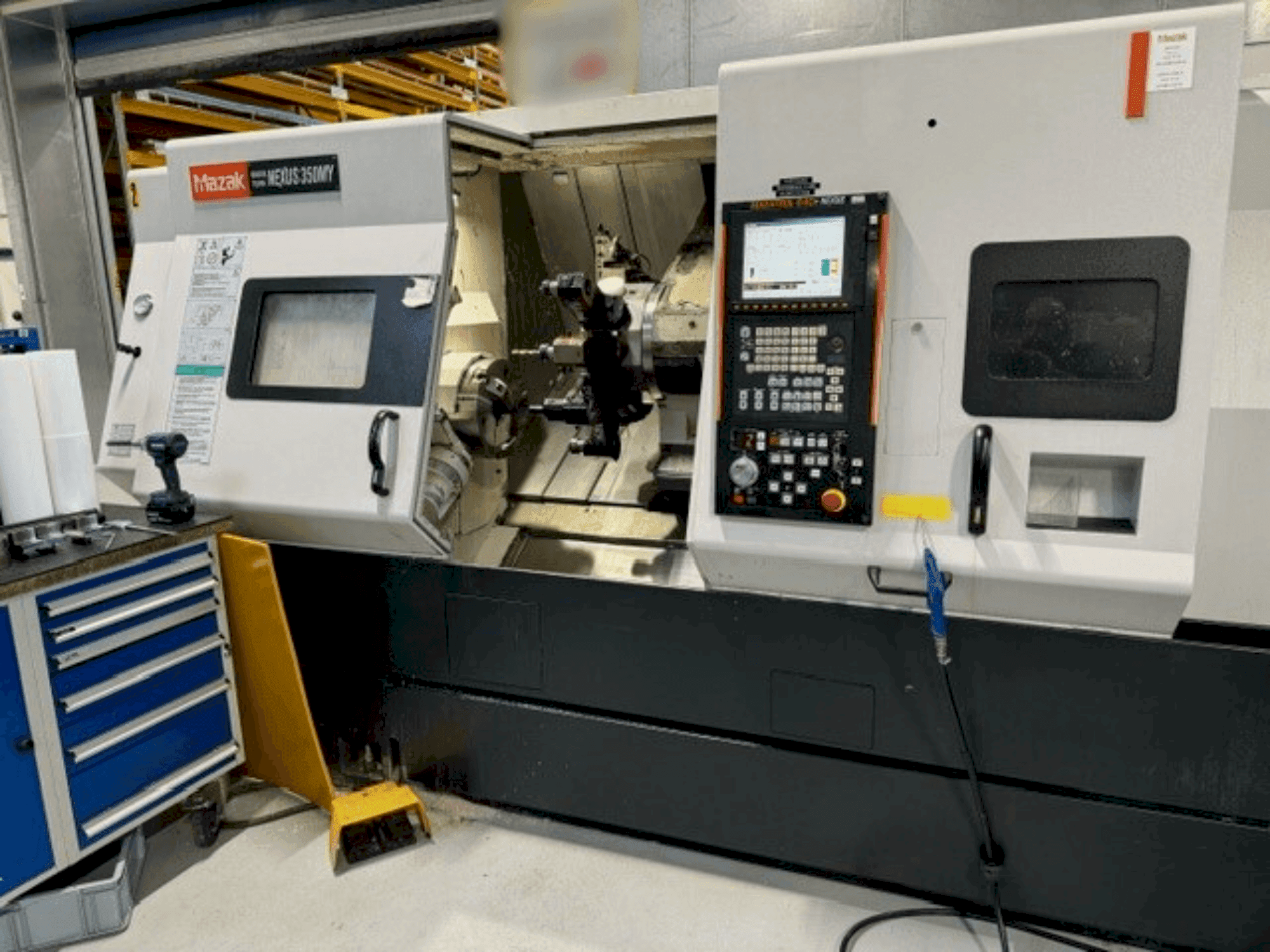 Vista Frontal da Mazak QTN-350MY máquina