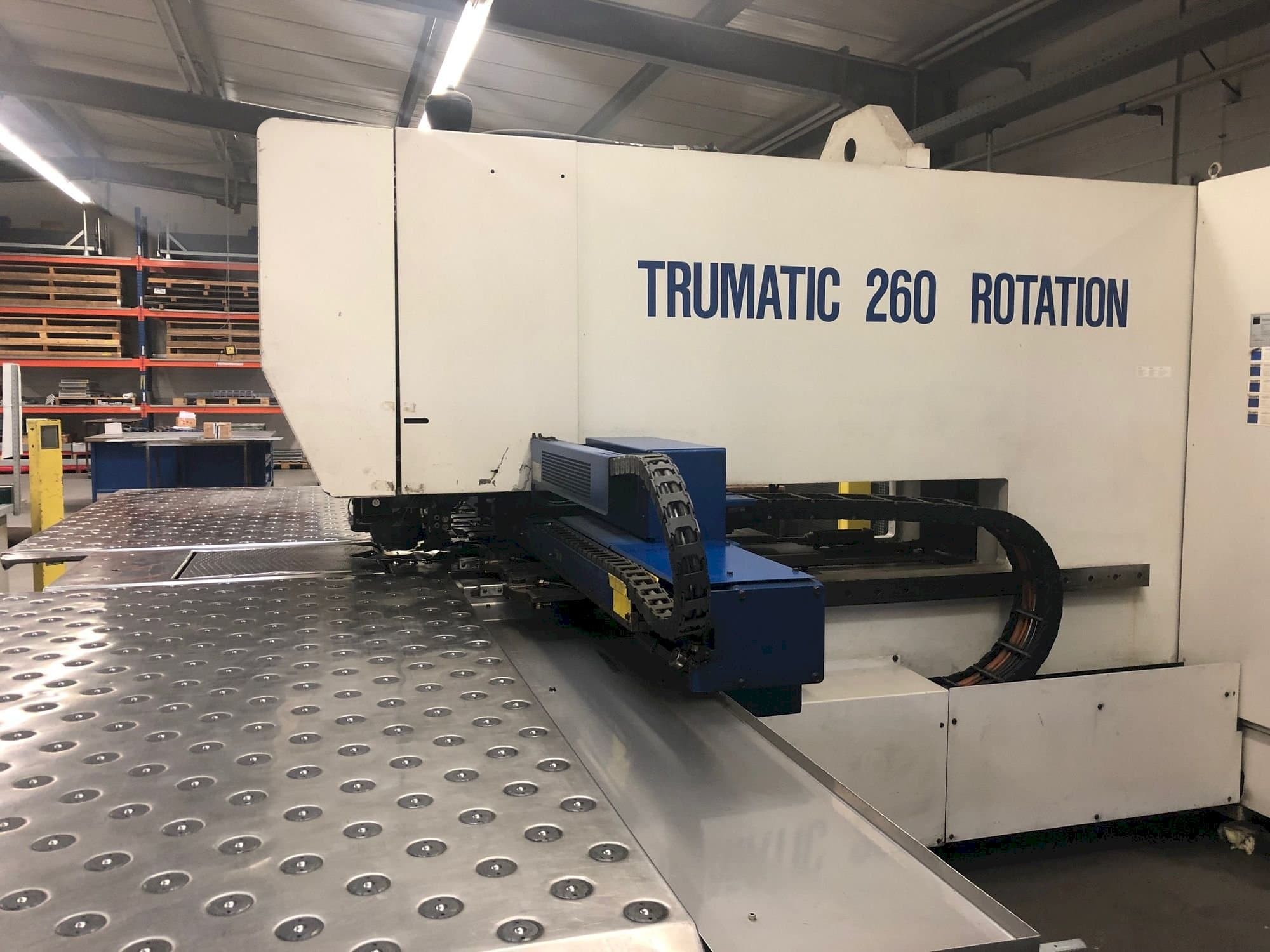 Vista Lateral Esquerda da Trumpf Trumatic 260 máquina