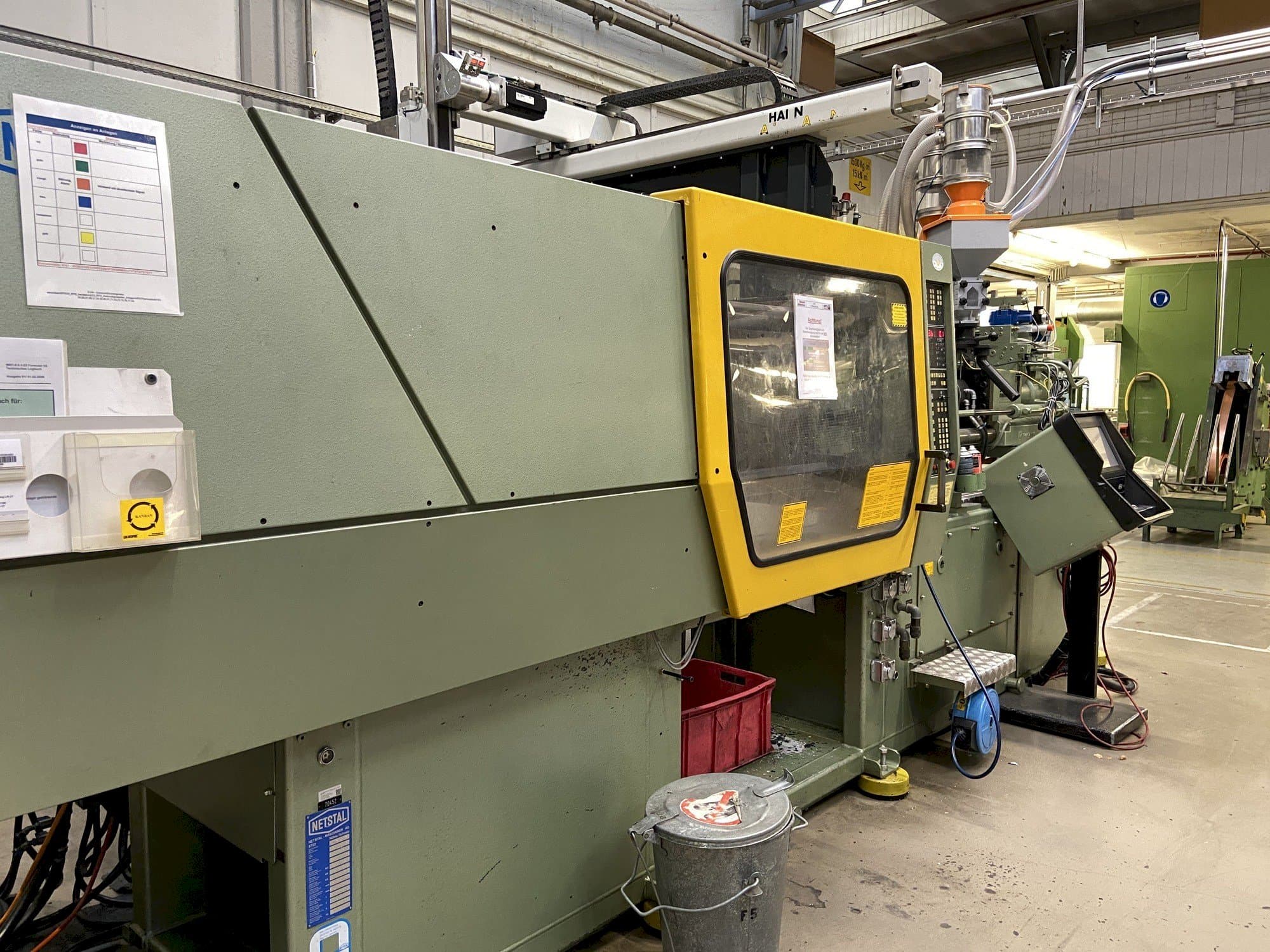 Vista Frontal da Netstal Synergy 1500K/460 máquina