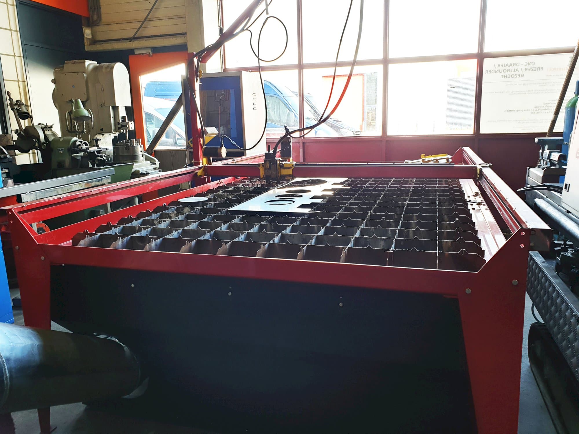 Espaço de trabalho  da Plasmacam Samson 510  máquina