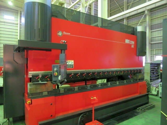 Vista Lateral Esquerda da AMADA HDS 2204NT máquina