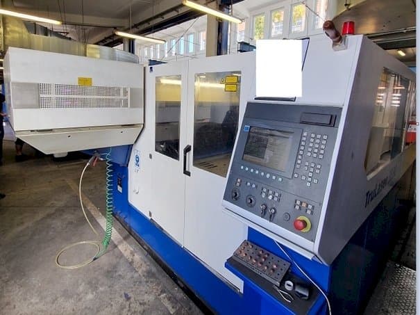 Vista Frontal da Trumpf TRULASER 3030 máquina
