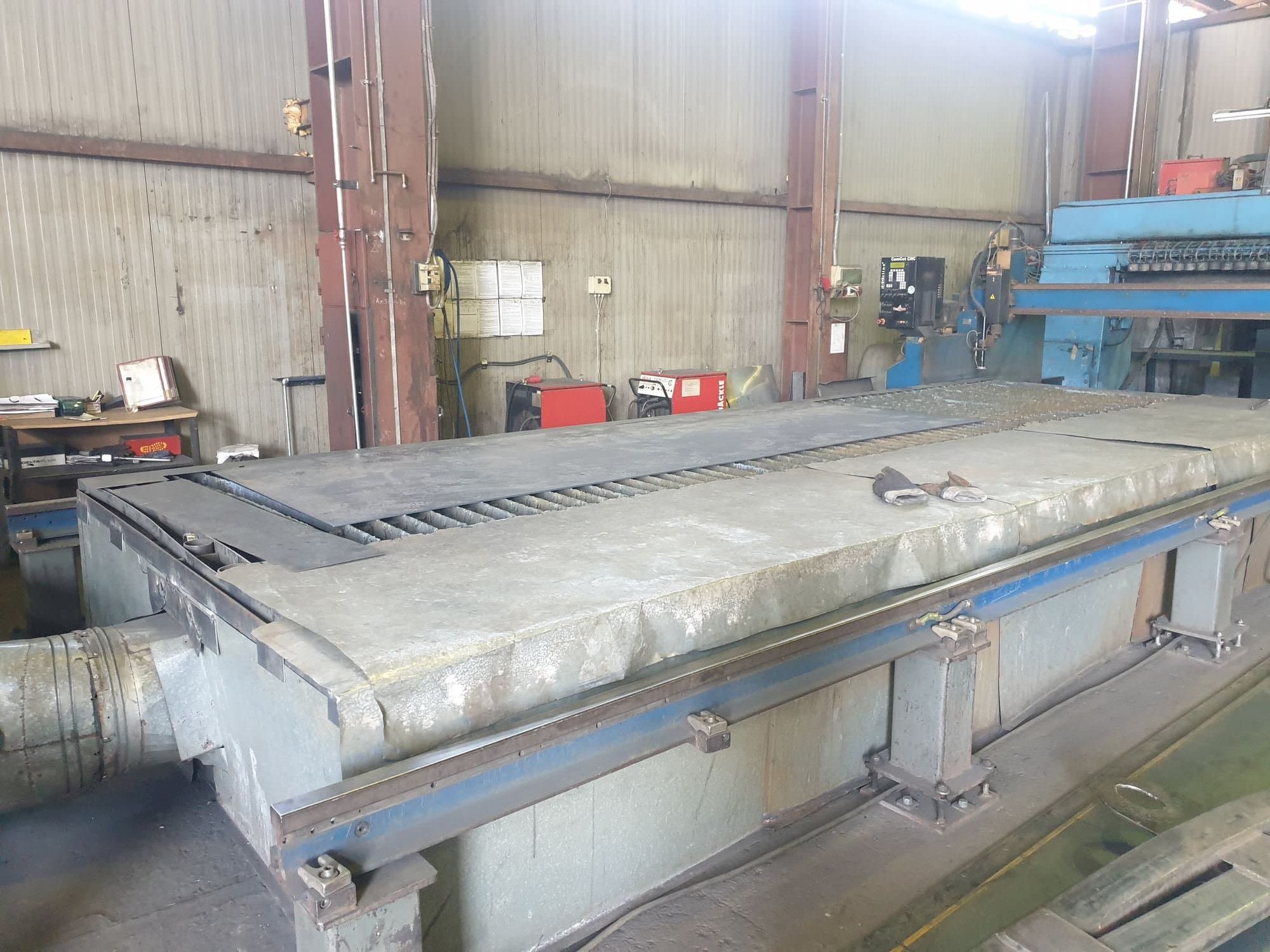 Vista Frontal da Messer OMNICUT máquina