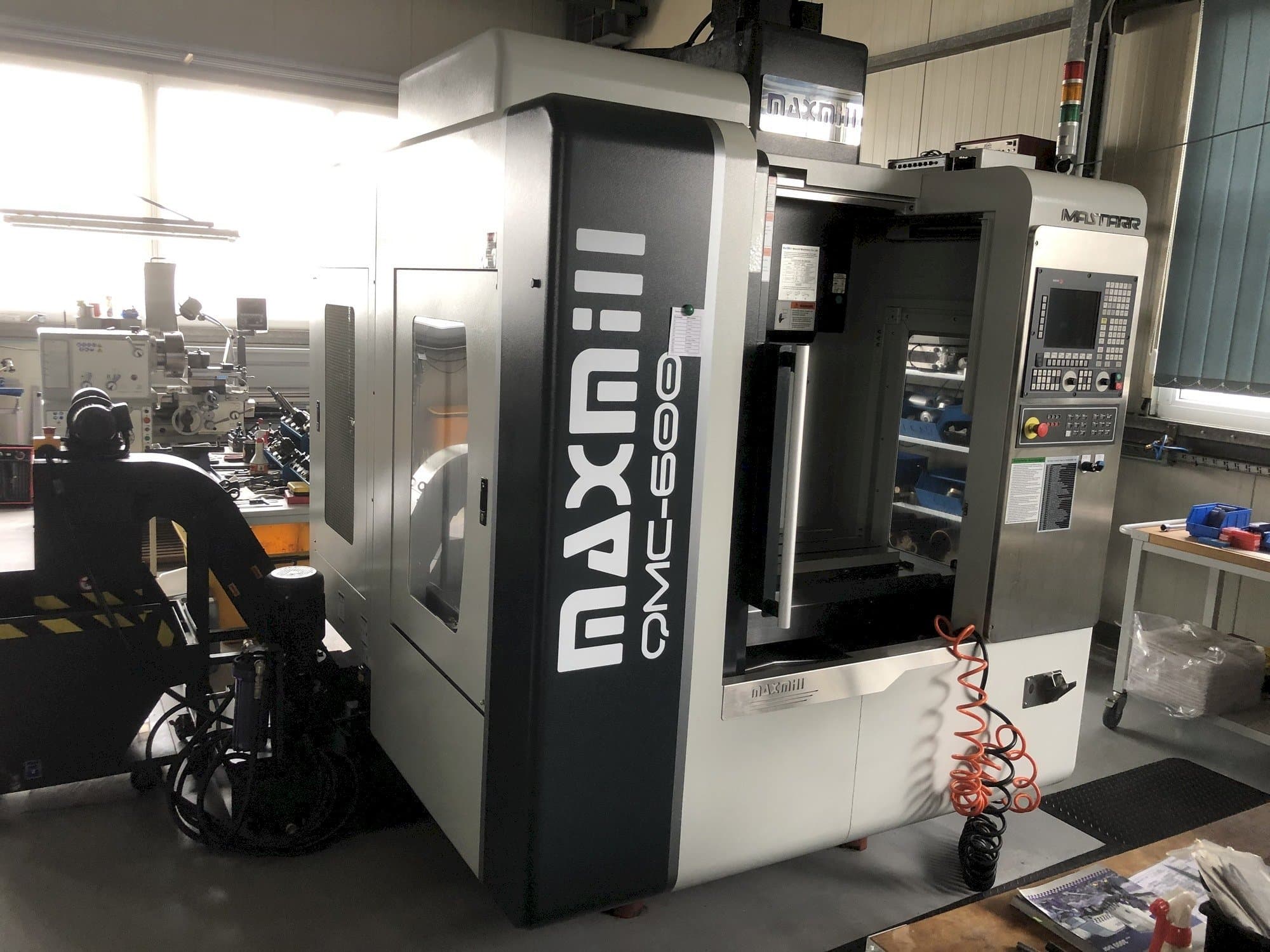 Vista Frontal da MAXMILL QMC-600 máquina