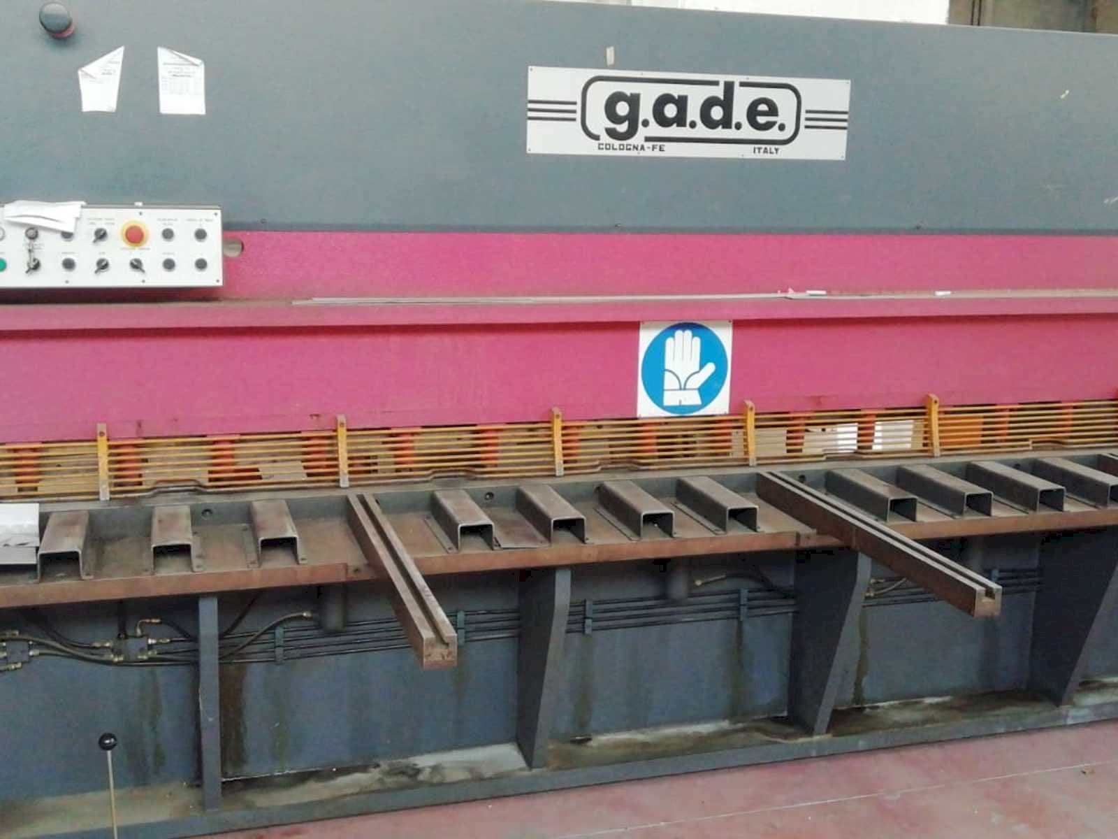 Vista Frontal da Gade CO - 40 / 4 máquina