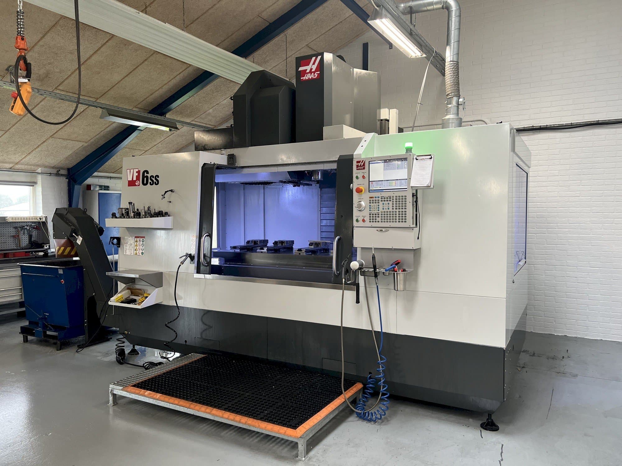 Vista Frontal da HAAS VF6-SS máquina