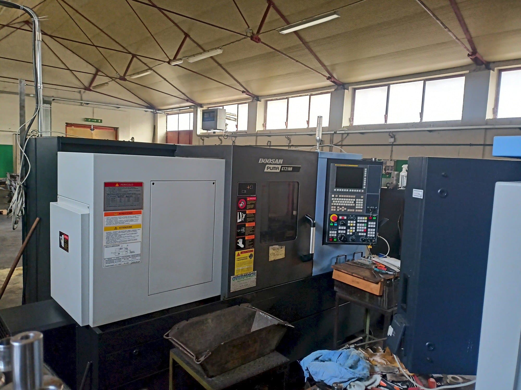 Vista Frontal da DOOSAN Puma GT2100 máquina