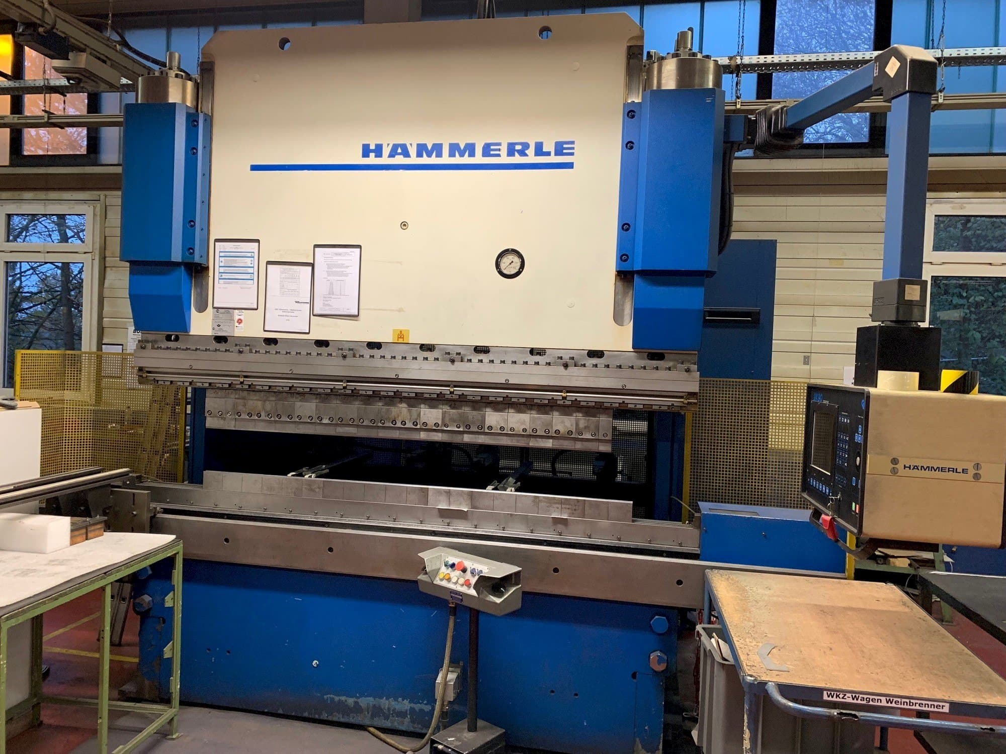 Vista Frontal da HAMMERLE AP 200 2600 Serie 3 máquina