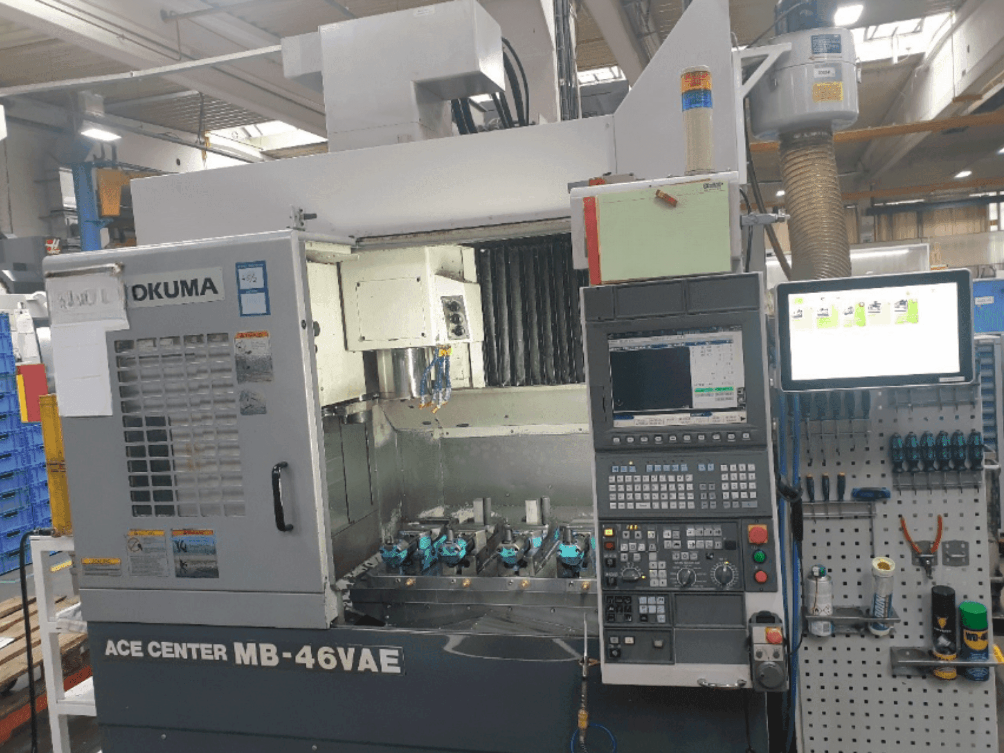 Vista Frontal da Okuma MB-46VAE máquina
