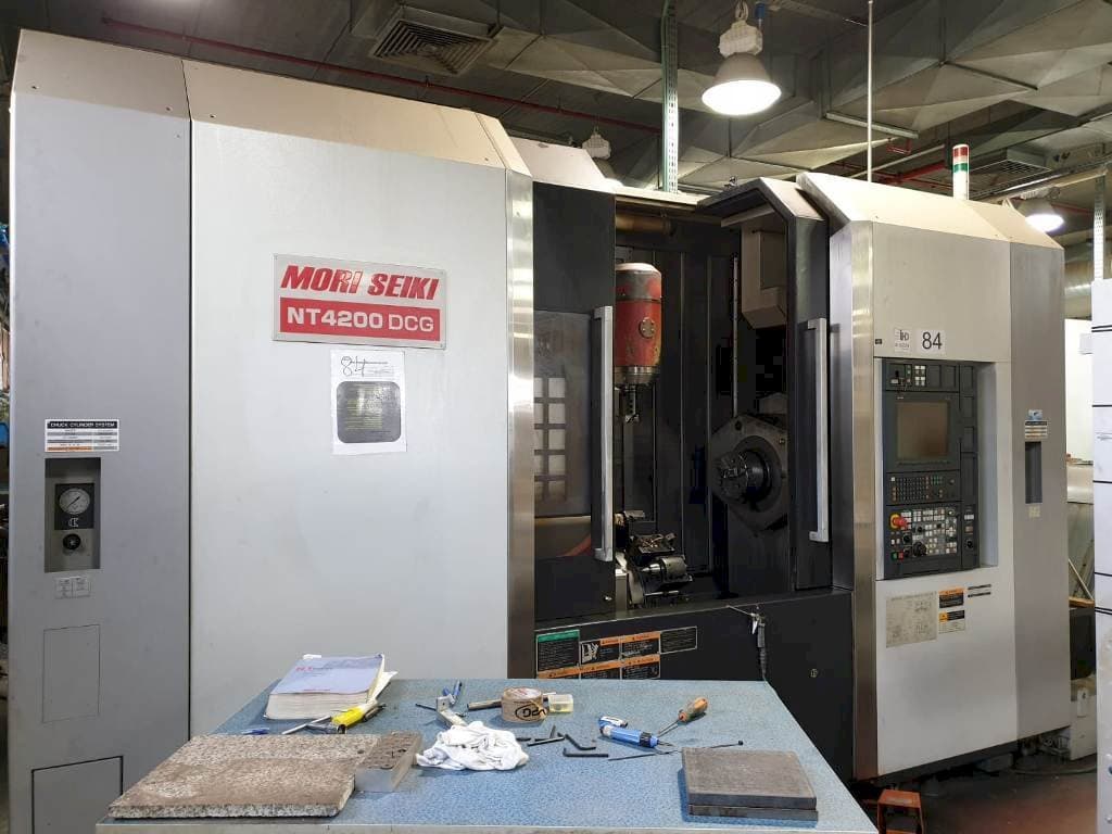 Vista Frontal da MORI SEIKI NT4200 DCG máquina