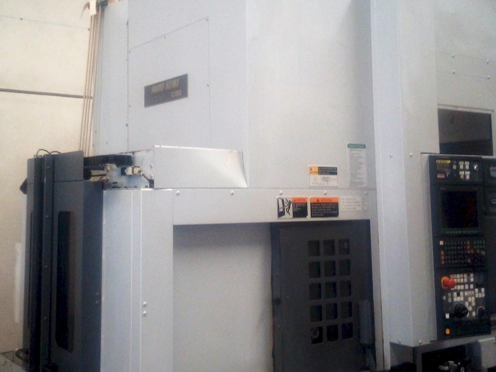 Vista Frontal da DMG Mori Seiki ULTIMILL V-3000/MSX-850 máquina