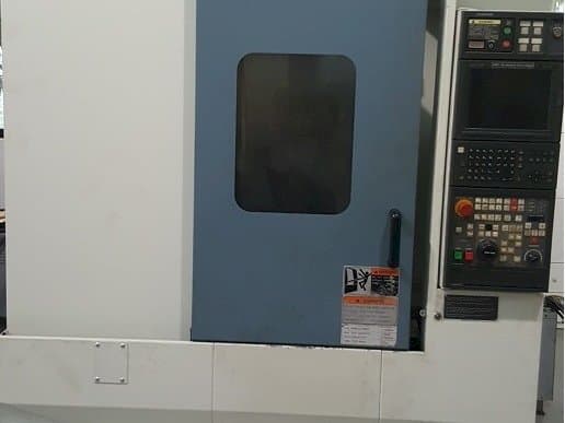 Vista Frontal da MORI SEIKI Accumill 4000 máquina