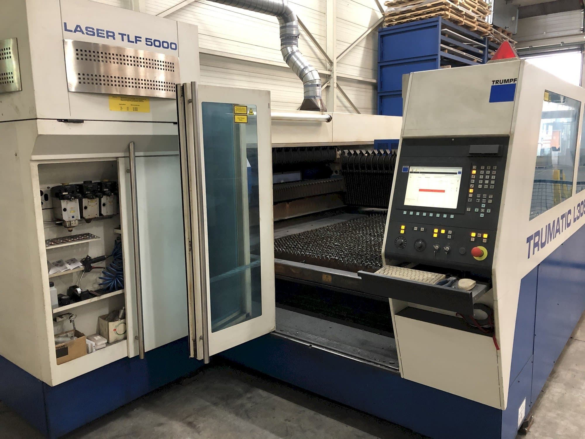 Vista Frontal da Trumpf Trumatic L3050 máquina
