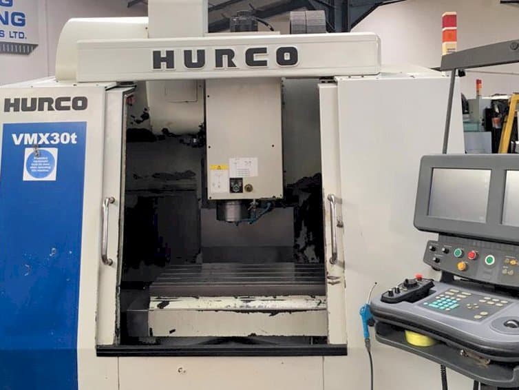 Vista Frontal da Hurco VMX 30T máquina