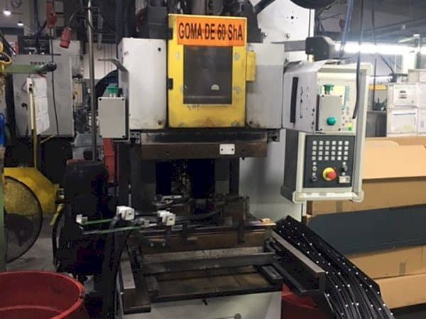 Vista Frontal da Kloeckner Desma 956.050 Z0 máquina