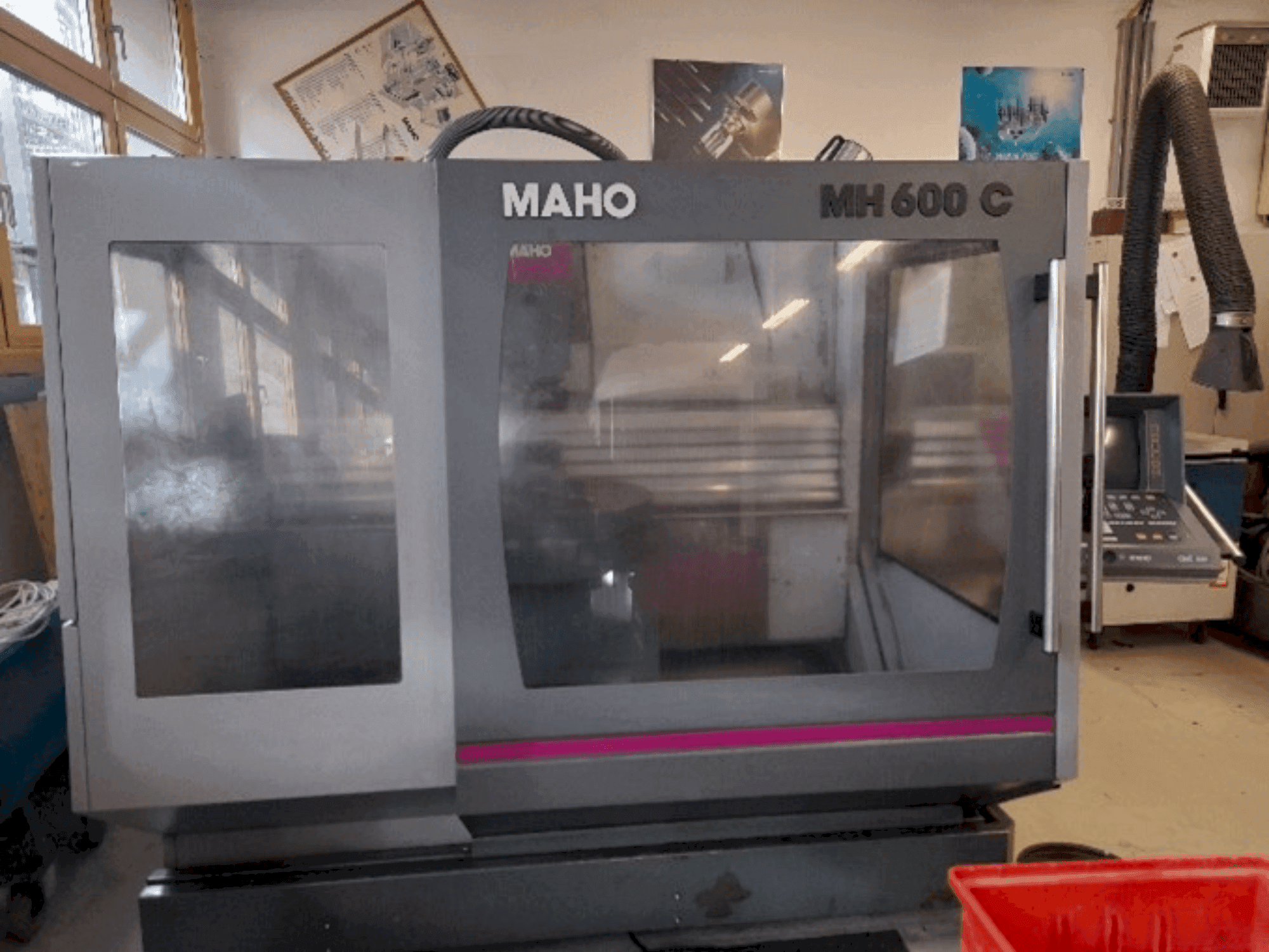 Vista Frontal da MAHO MH 600 C máquina