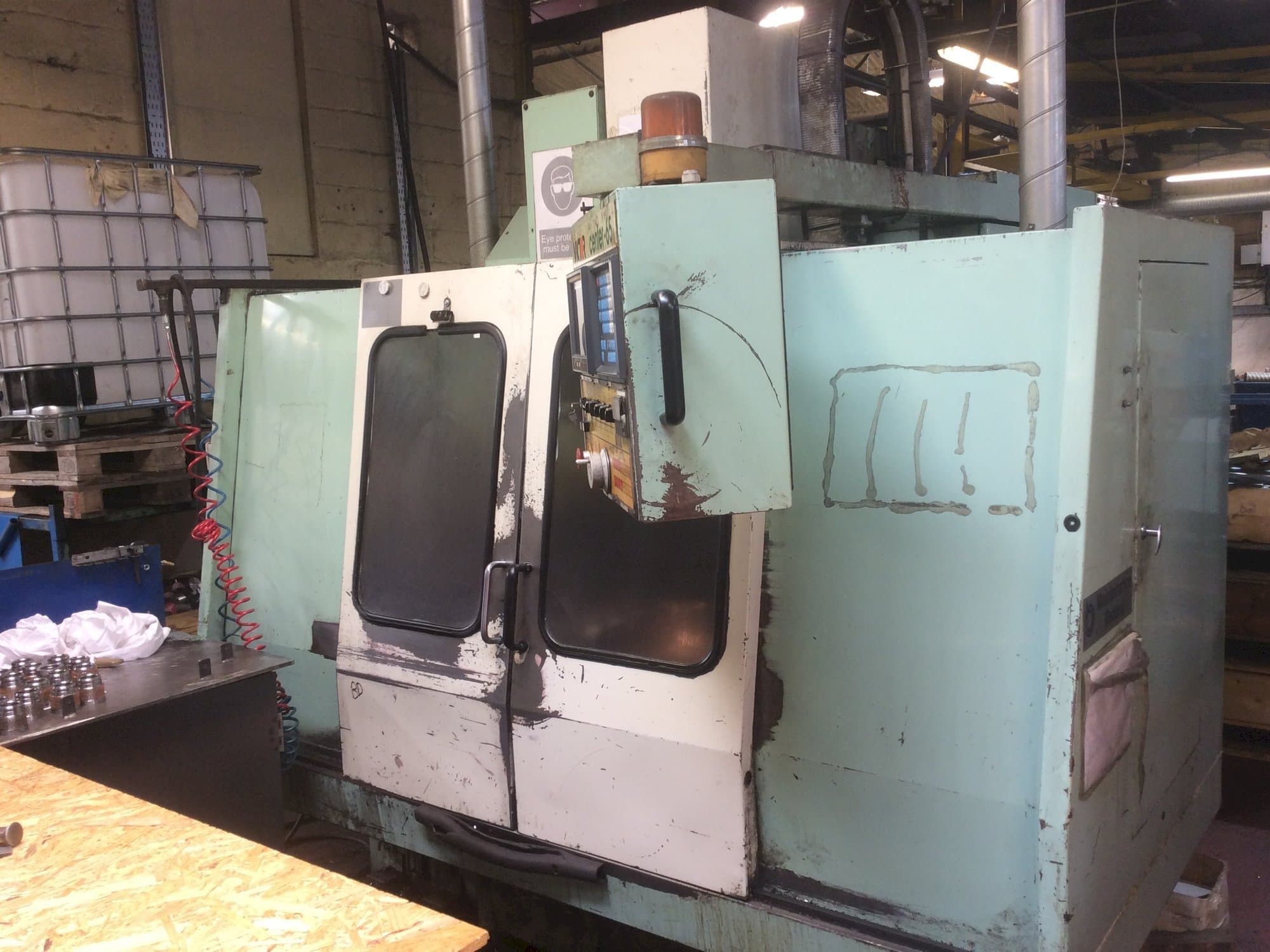 Vista Frontal da Victor V Center-65 máquina