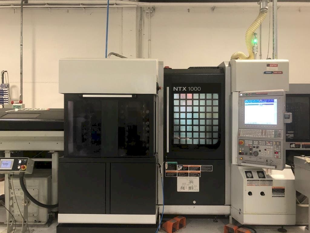Vista Frontal da MORI SEIKI NTX1000 máquina