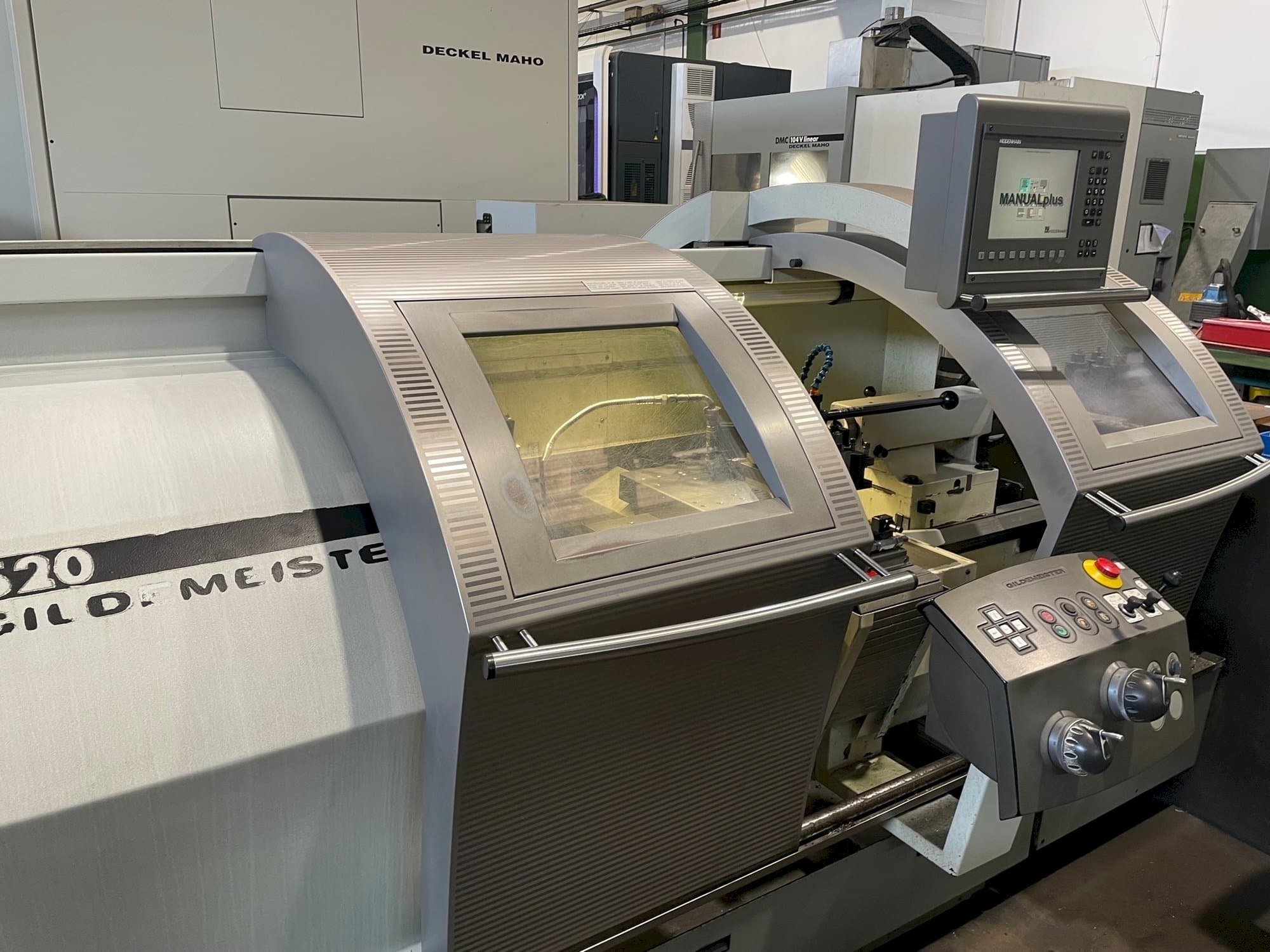 Vista Frontal da Gildemeister NEF 520 máquina