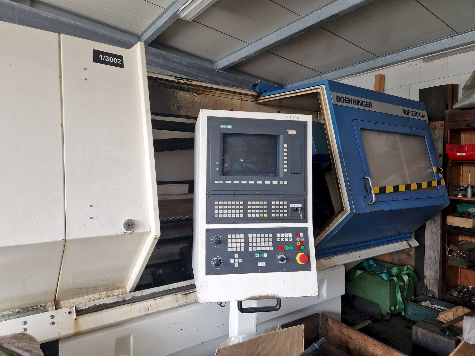 Vista Frontal da BOEHRINGER VDF 250 Cm máquina