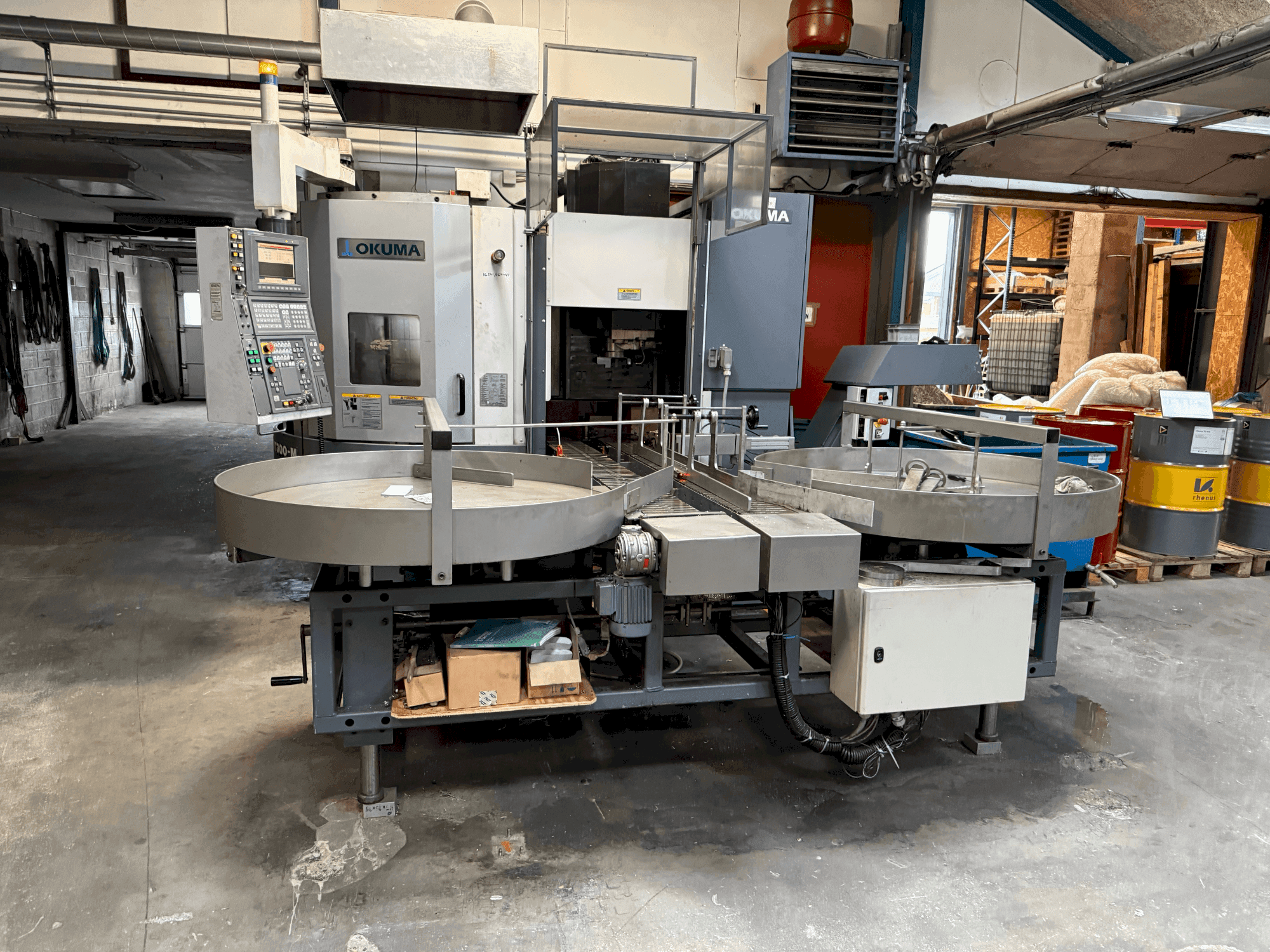 Vista Frontal da Okuma VTurn LVT300-M máquina