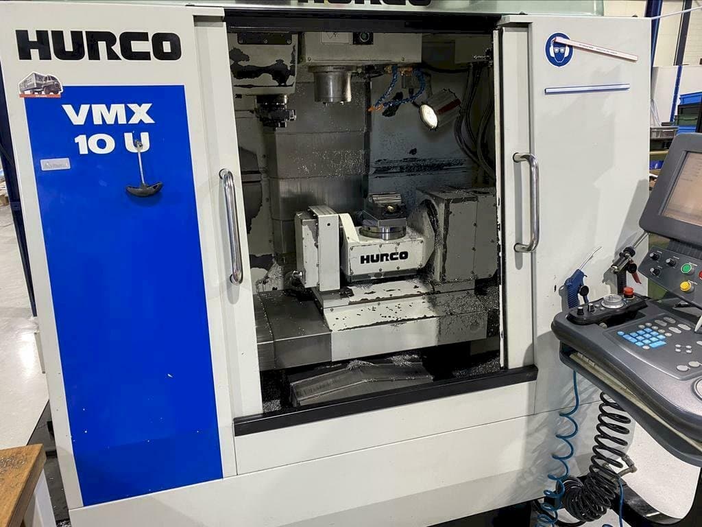 Vista Frontal da Hurco VMX 10 U 5 máquina