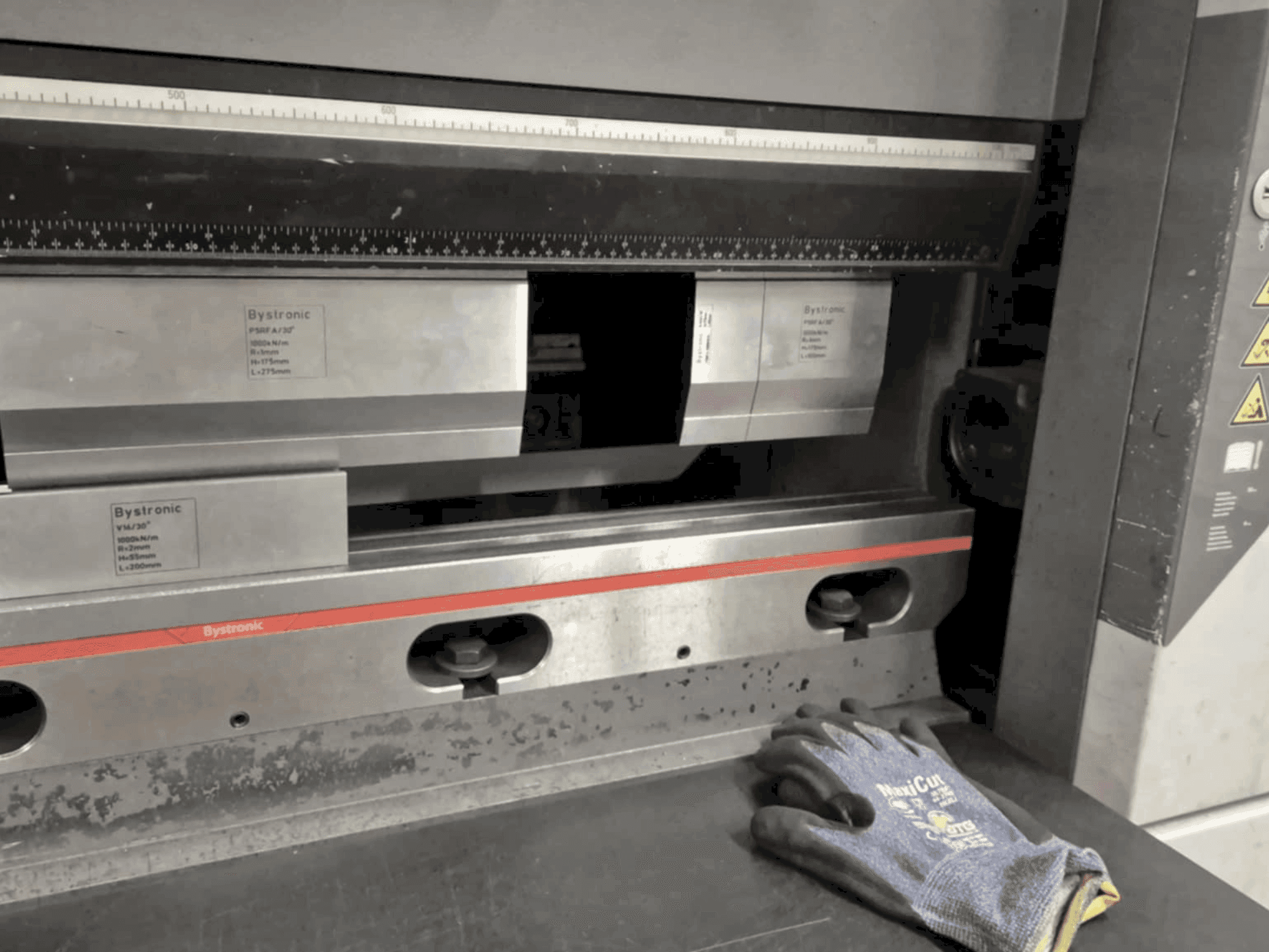 Vista Frontal da Bystronic Xpert 40/1030 máquina