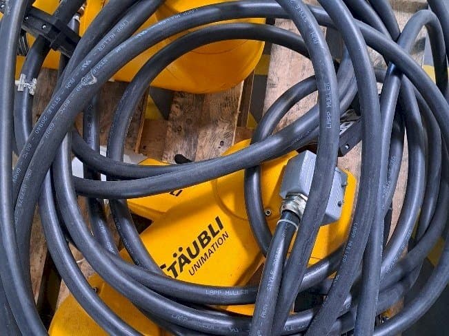 Vista Frontal da STAUBLI TX60 máquina