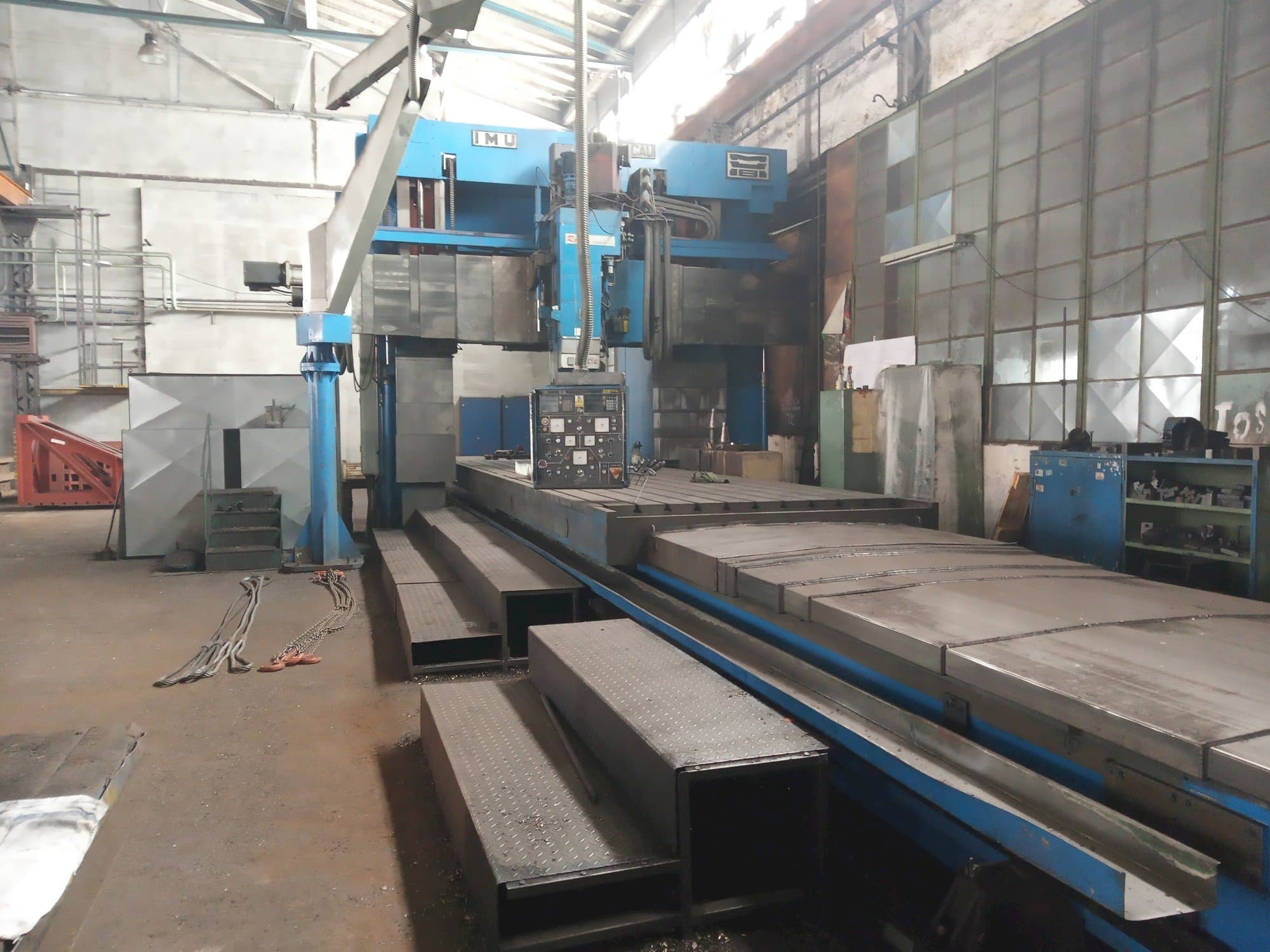 Vista Frontal  da Forest Line FLP 2200  máquina