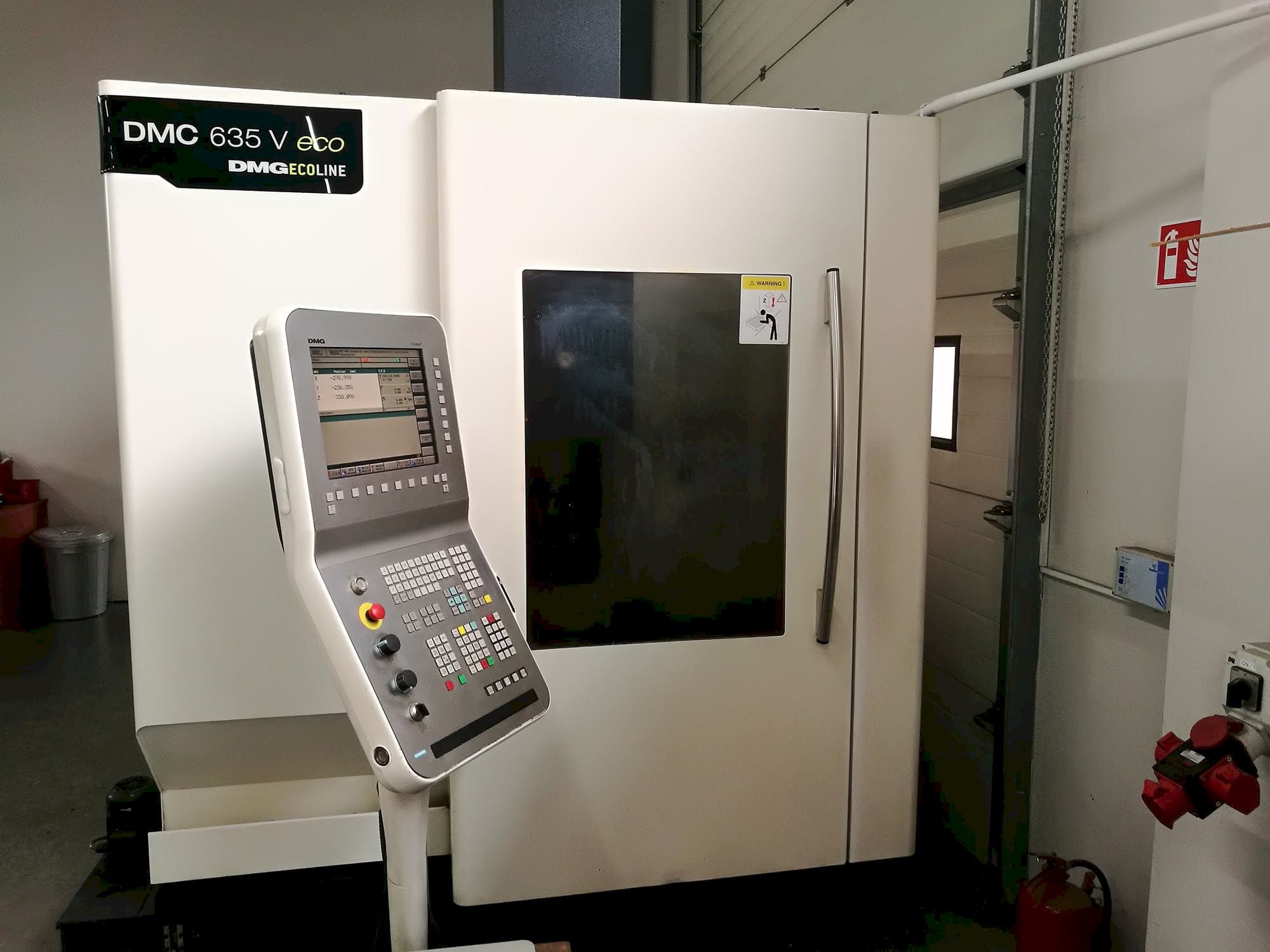 Vista Frontal da DMG DMC 635 V Eco máquina