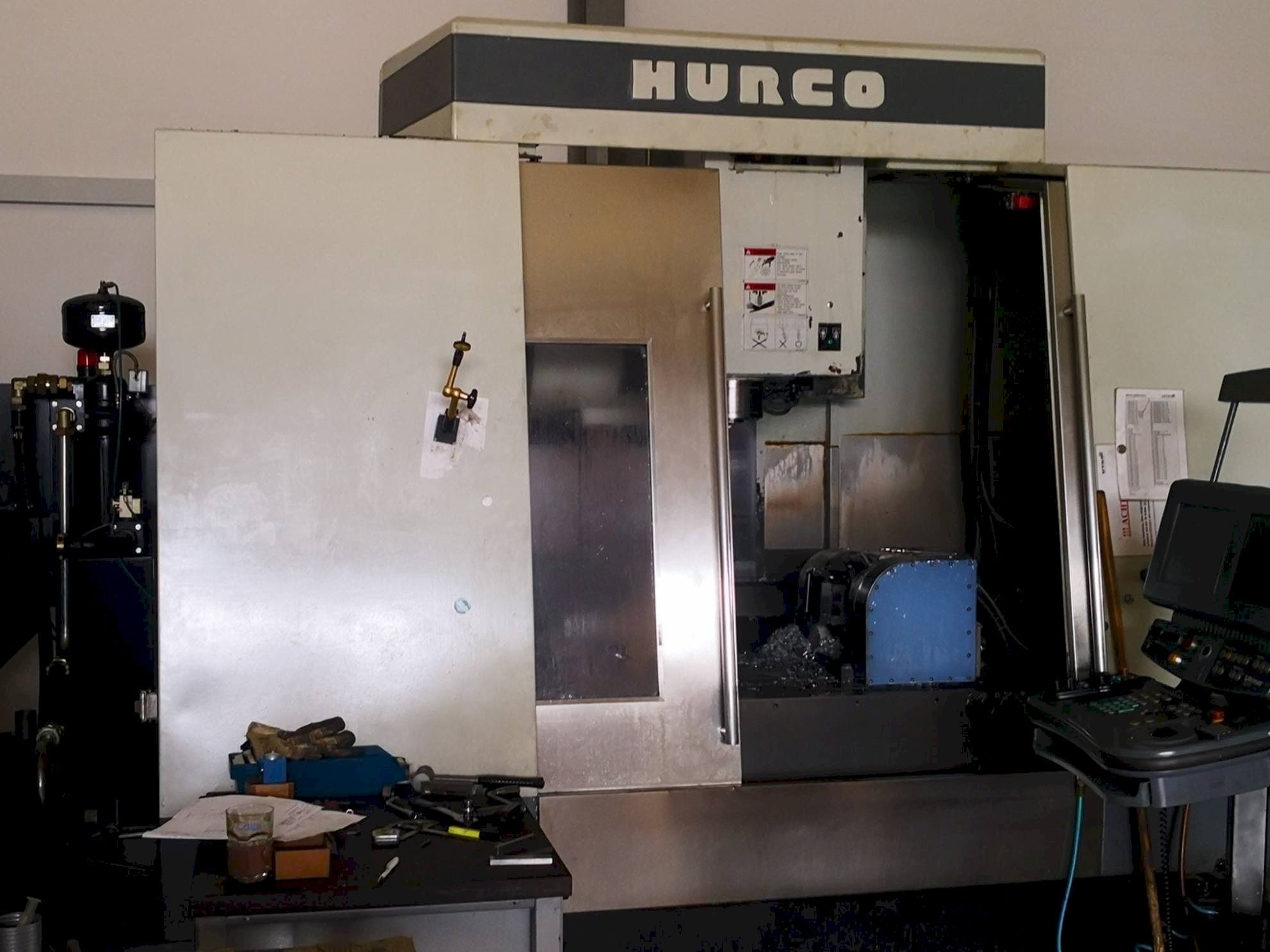 Vista Frontal da Hurco VM 50/40T máquina