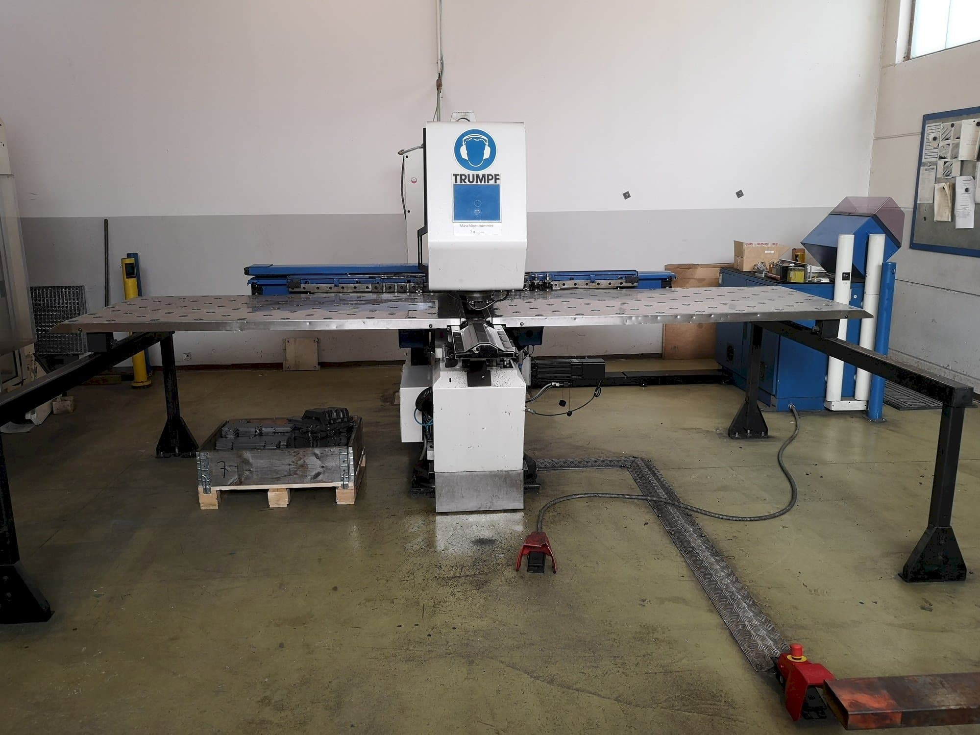 Vista Frontal da Trumpf Trumatic 160R máquina