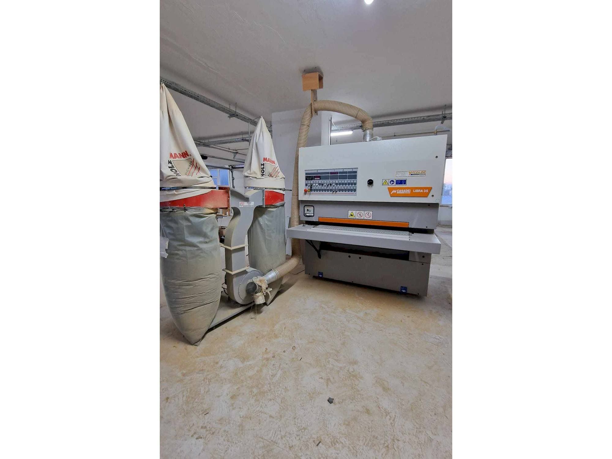 Vista Frontal da CASADEI LIBRA 35 máquina