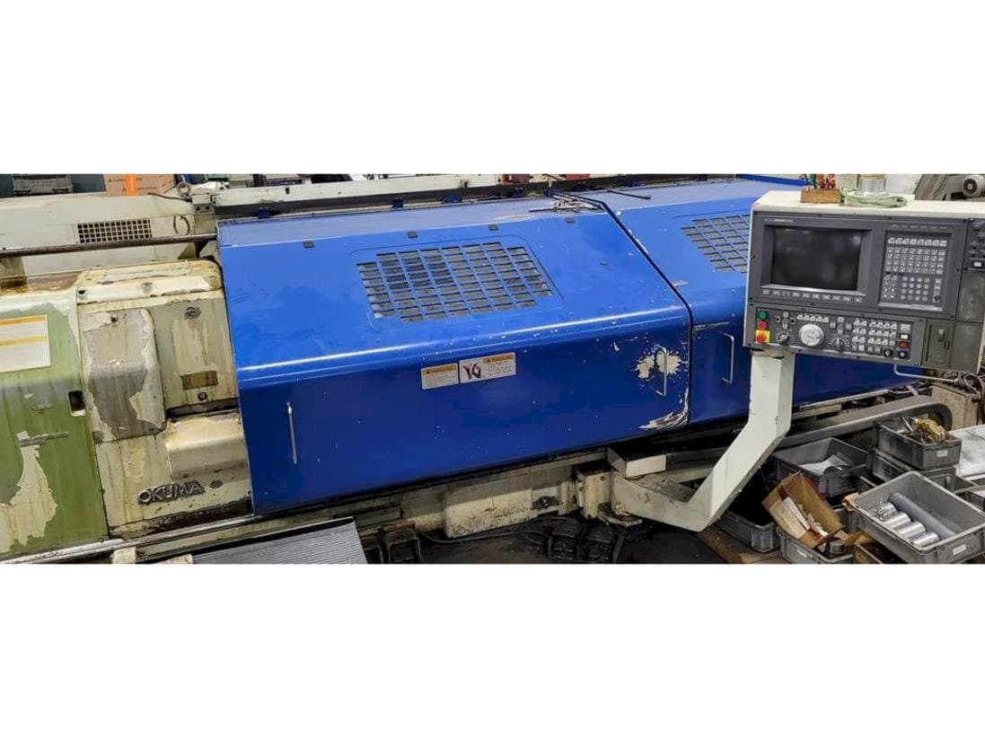 Vista Frontal da Okuma LH35 máquina