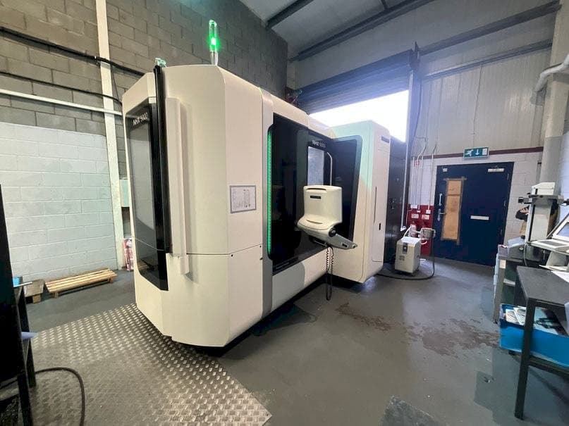 Vista Frontal da DMG MORI NHX 5000 máquina