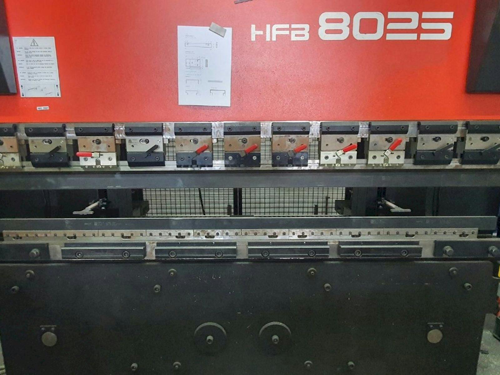 Vista Frontal  da AMADA HFBO 80-25  máquina