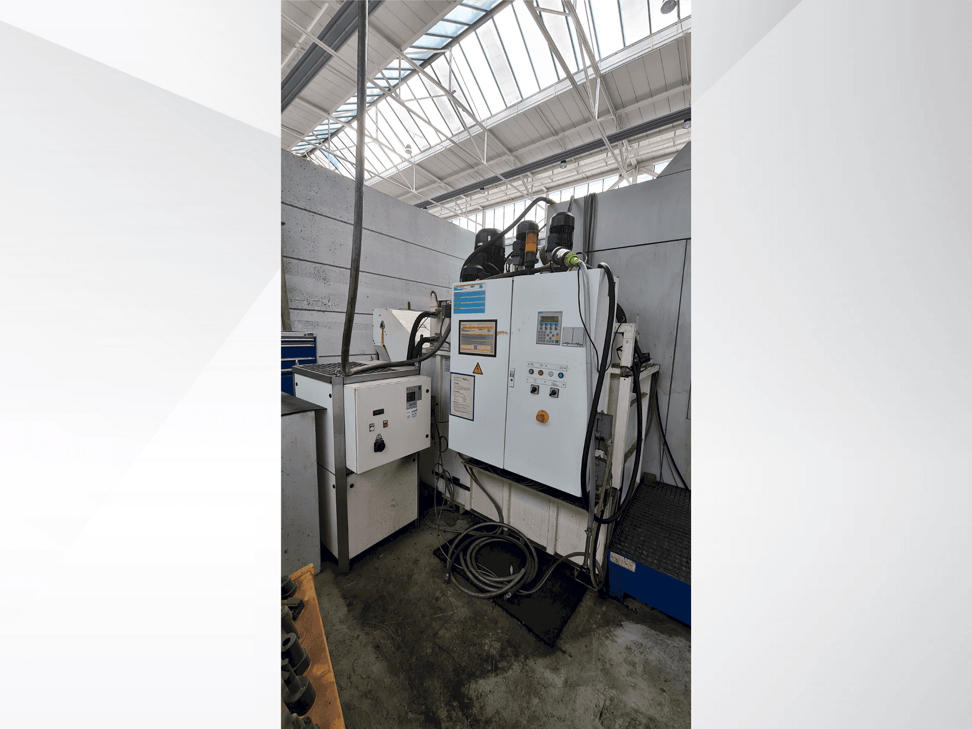 Vista Frontal da OSG EX-CELL-O XS425 máquina